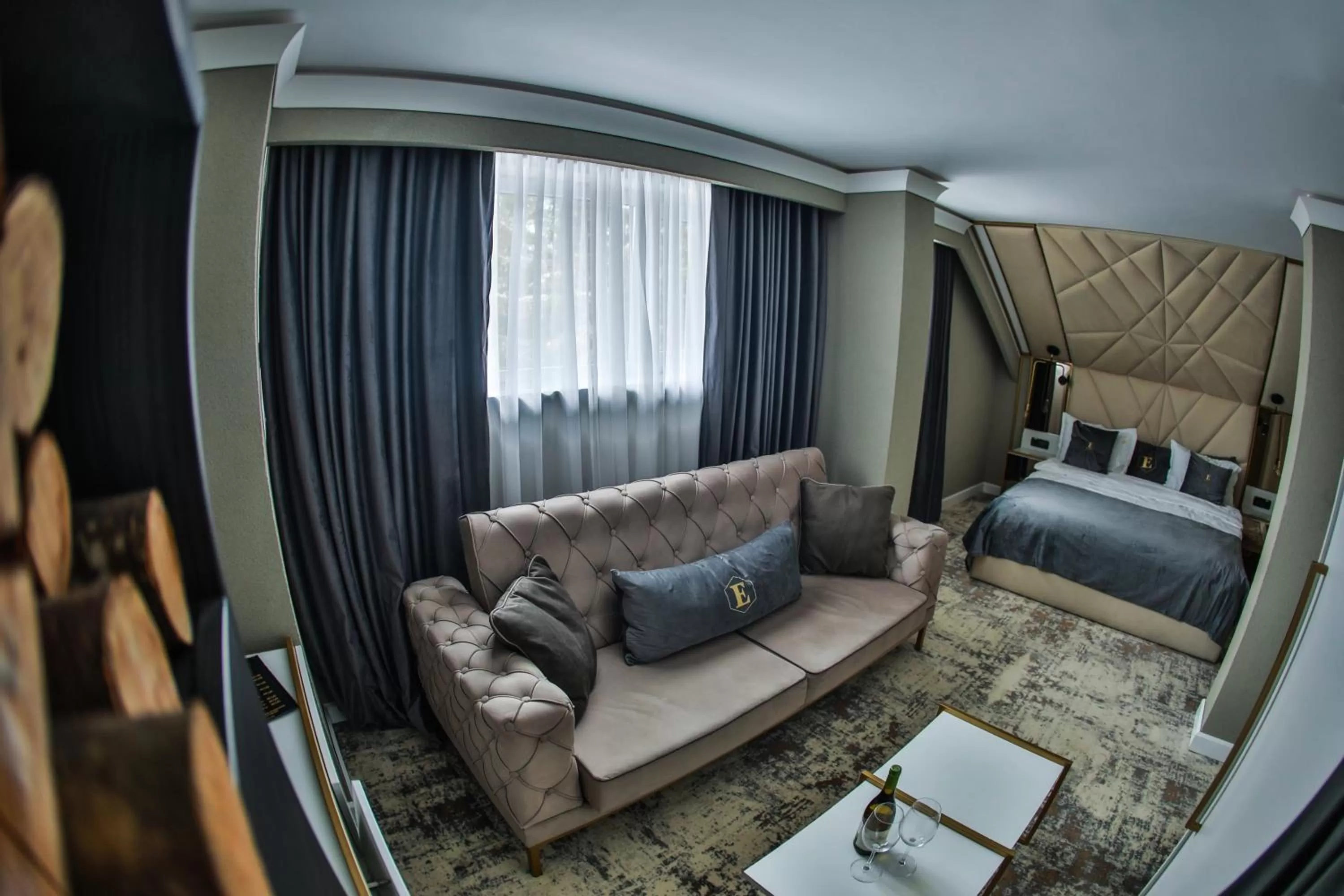 Living room, Bed in Elexus Predeal