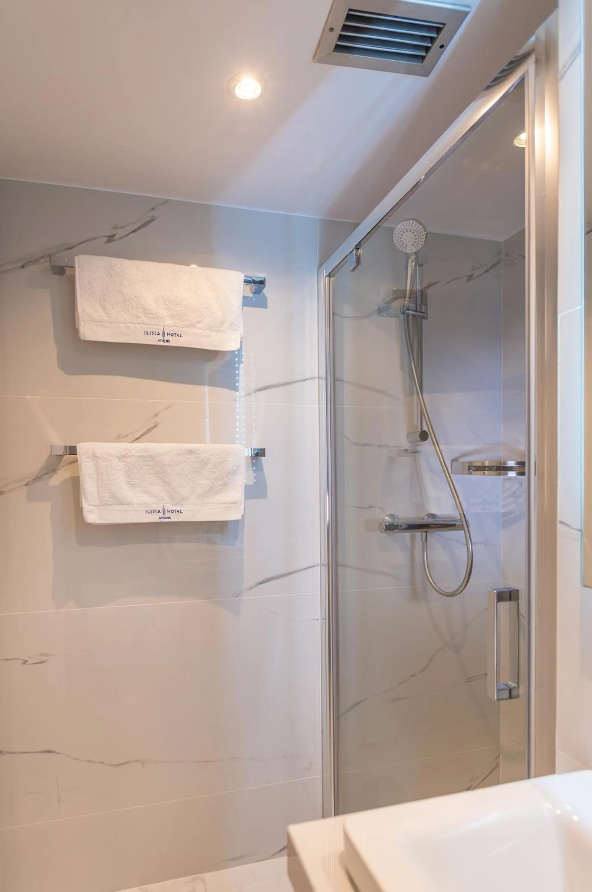 Bathroom in Ilisia Hotel Athens