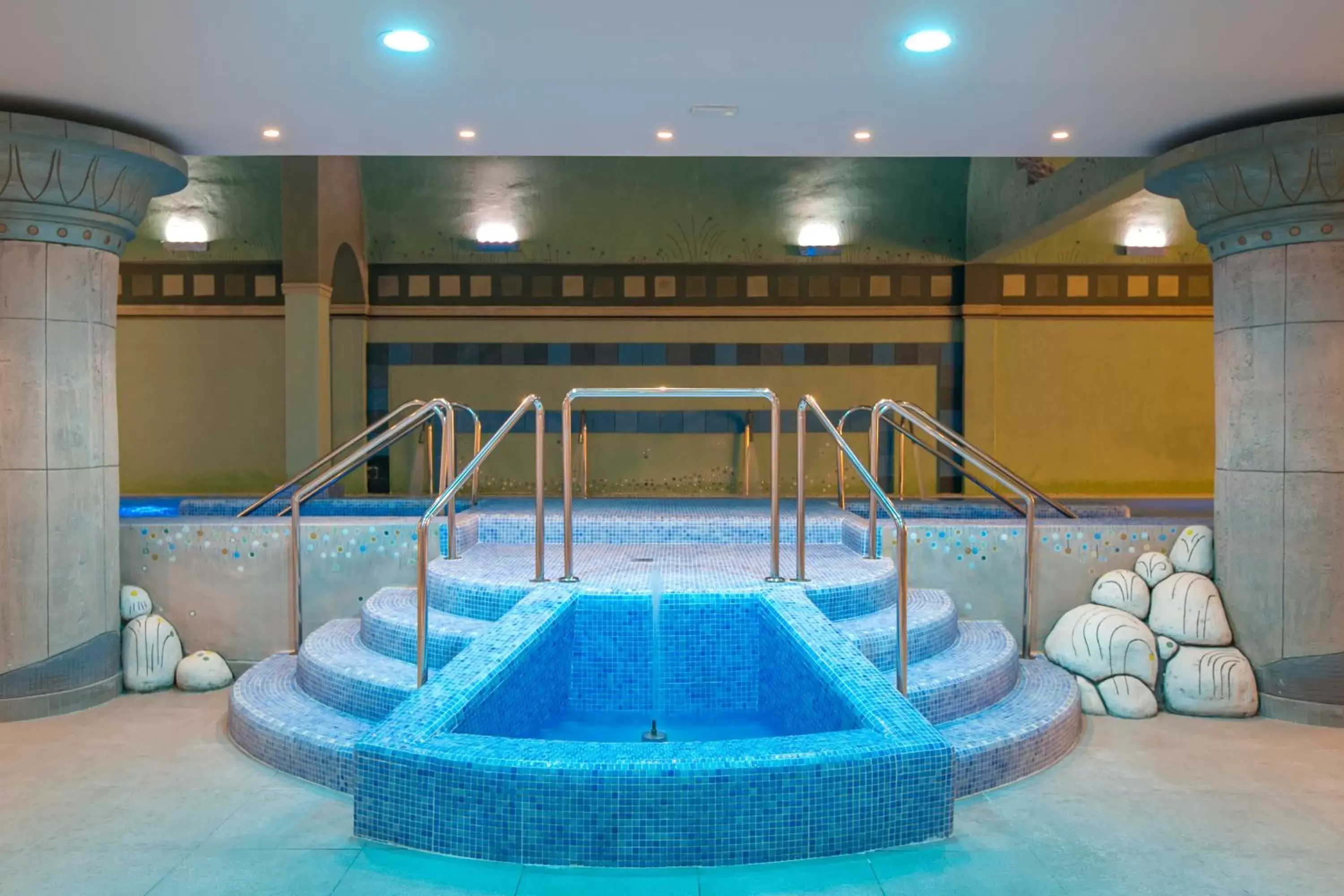 Hot Spring Bath, Swimming Pool in Grand Luxor Hotel