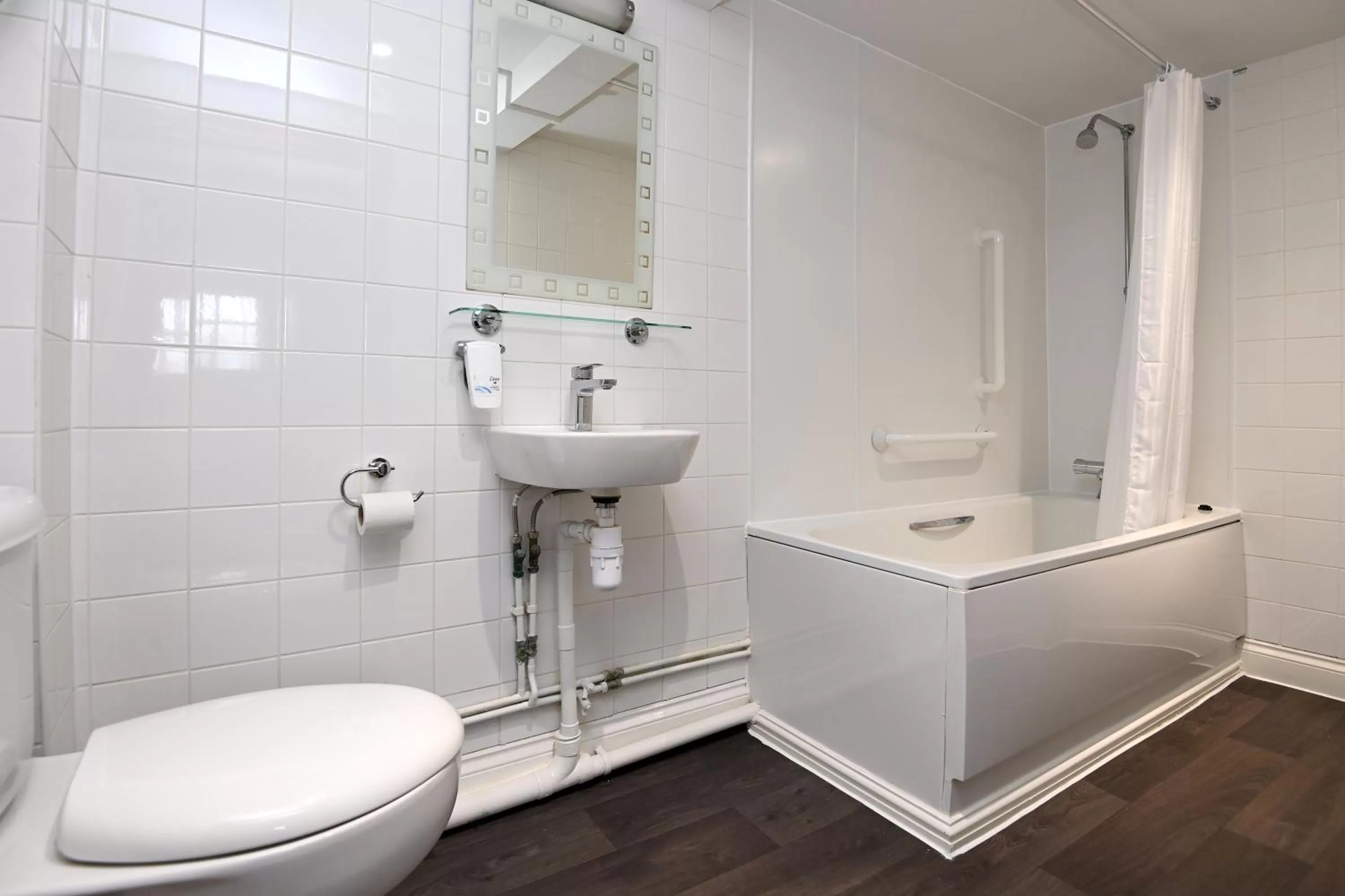 Bathroom in Swan, Thatcham by Marston's Inns