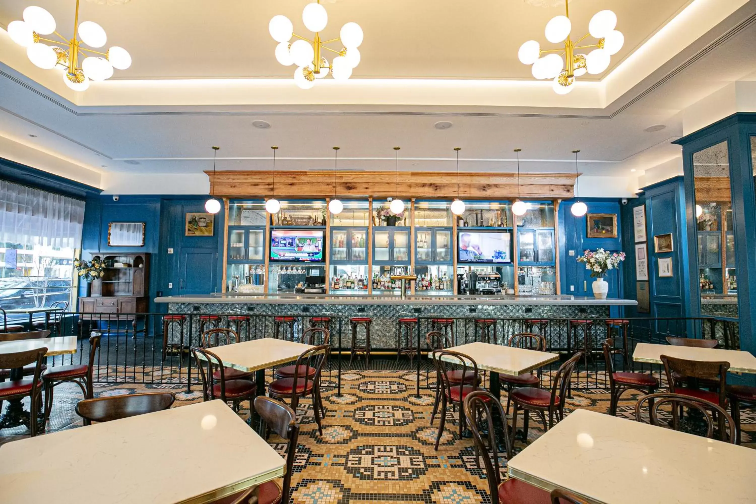 Lounge or bar, Restaurant/Places to Eat in Sofitel Lafayette Square Washington DC