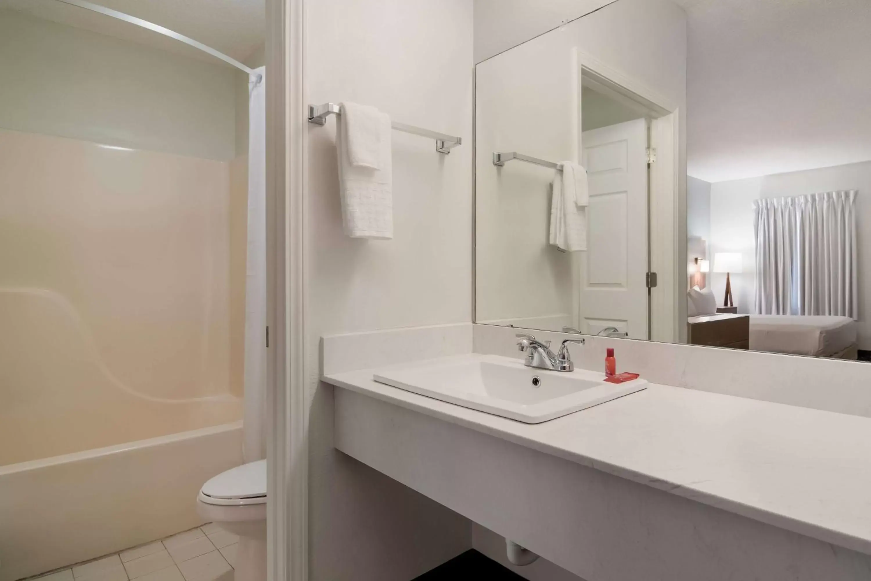 Bathroom in SureStay Hotel by Best Western Helen Downtown
