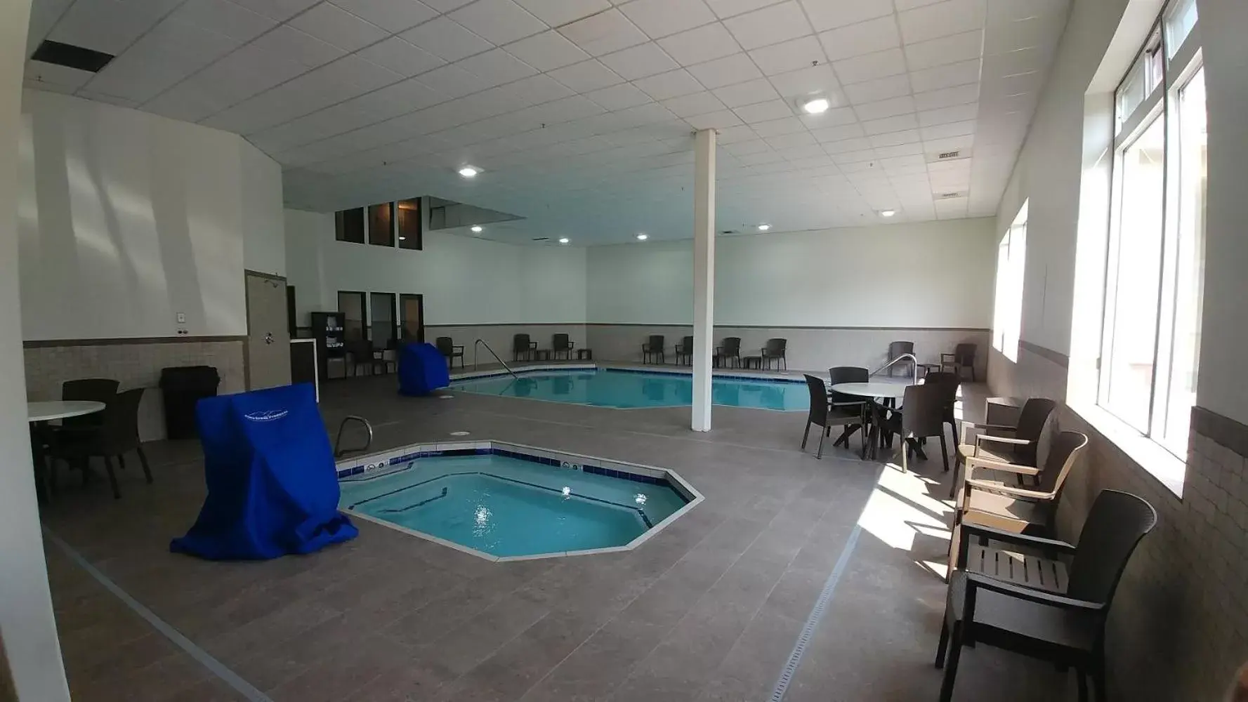 Swimming Pool in MainStay Suites I-90 City Center