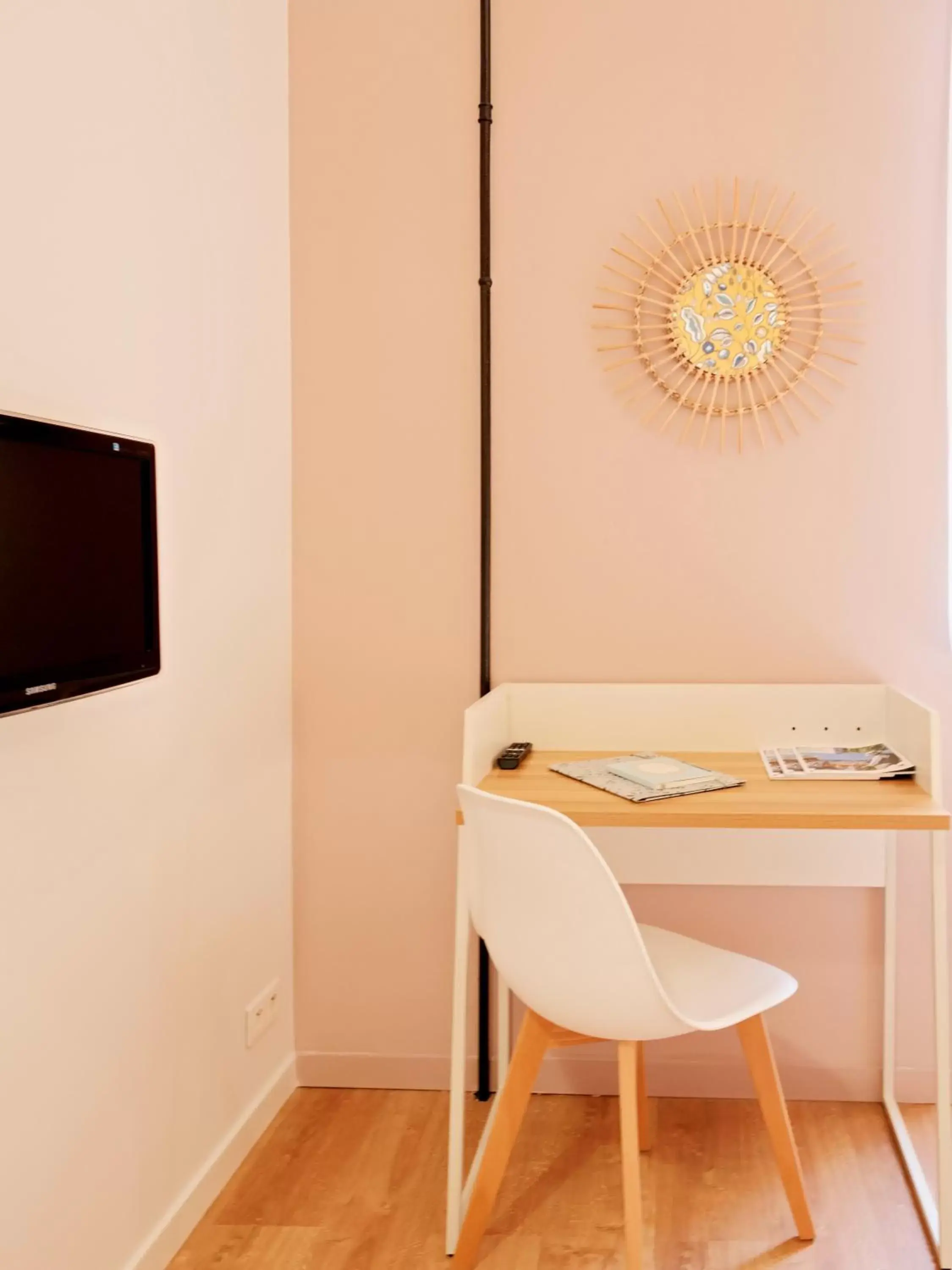 Photo of the whole room, TV/Entertainment Center in Hotel Lemon