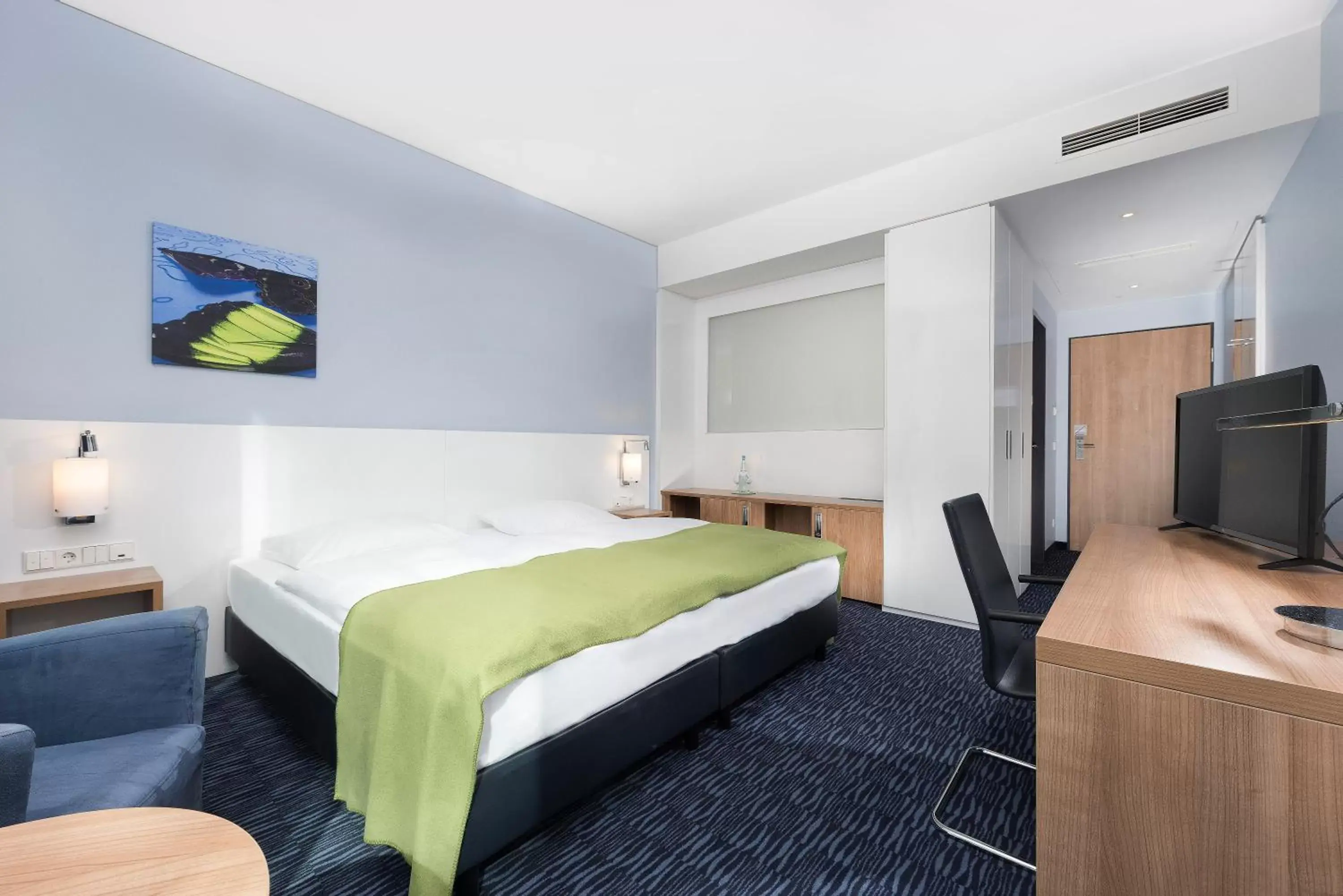 Photo of the whole room, Bed in Seminaris CampusHotel Berlin