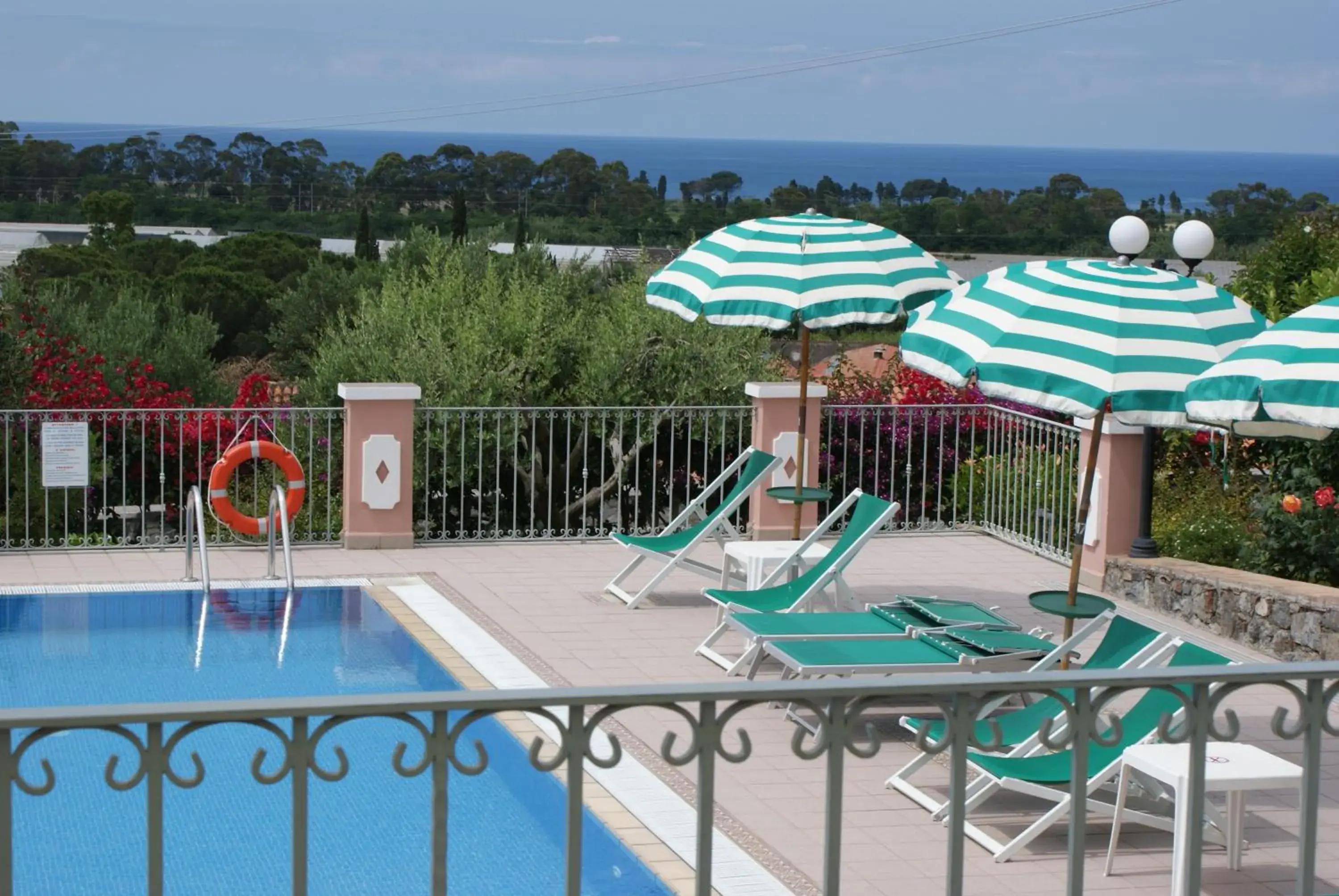 Pool view, Swimming Pool in Hotel Ristorante Borgo La Tana