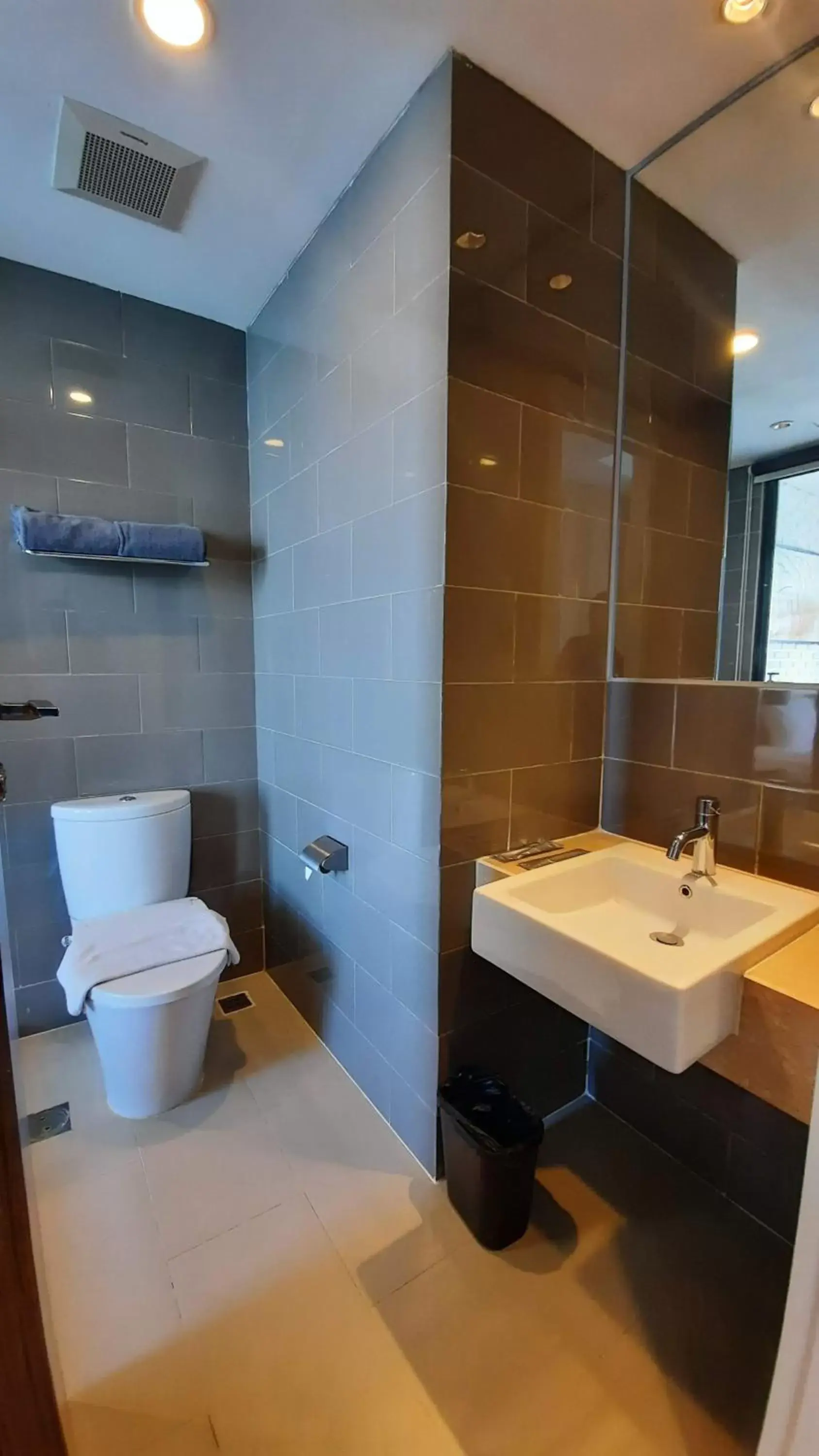 Toilet, Bathroom in Expressia Hotel Makassar