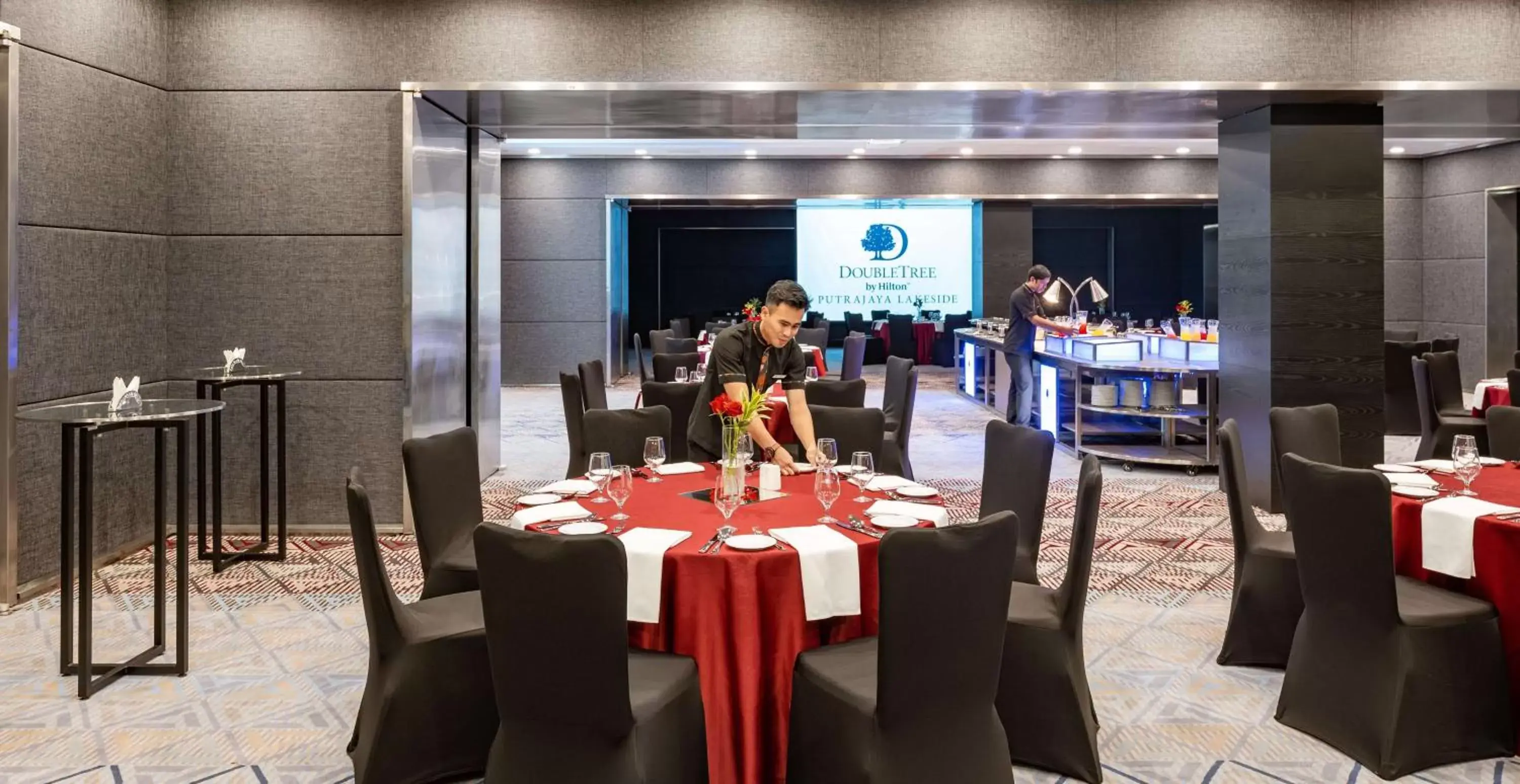 Meeting/conference room, Restaurant/Places to Eat in DoubleTree by Hilton Putrajaya Lakeside