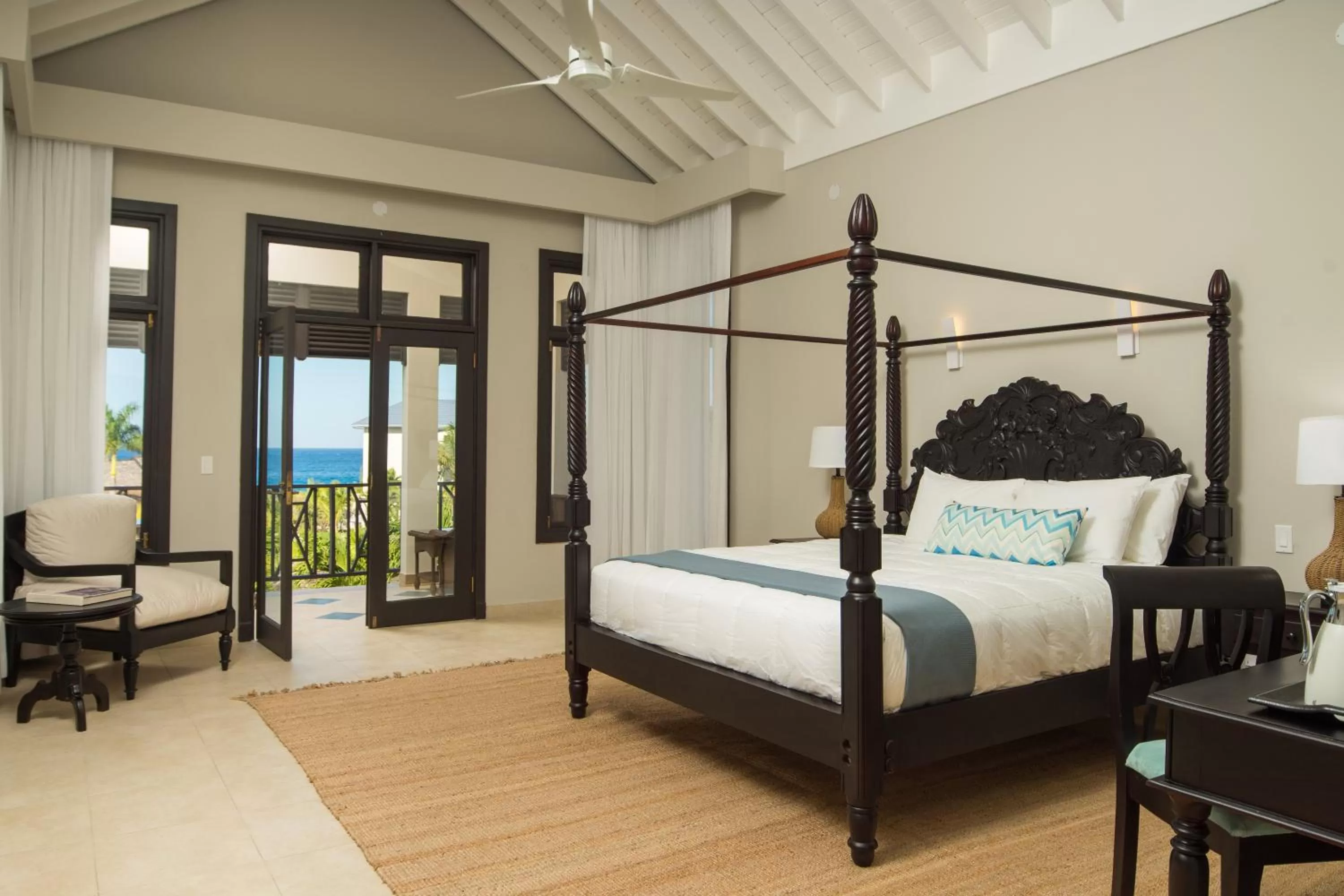 Bed in The Cliff Hotel