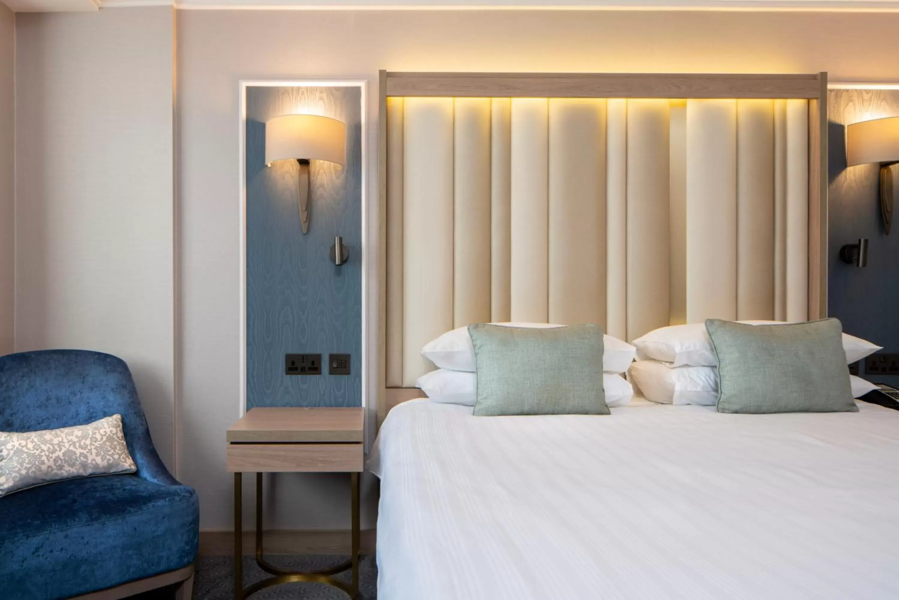 Bedroom, Bed in Danubius Hotel Regents Park Bedroom, Bed in Danubius Hotel Regents Park