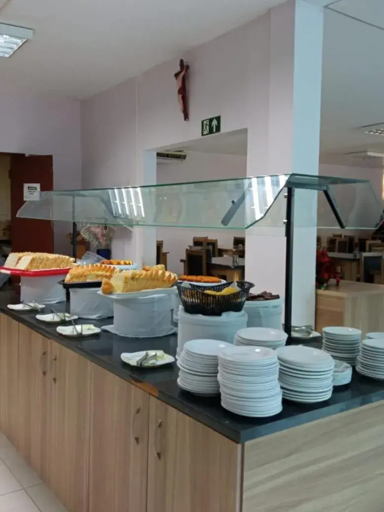 Buffet breakfast in Alvorada Iguassu Hotel