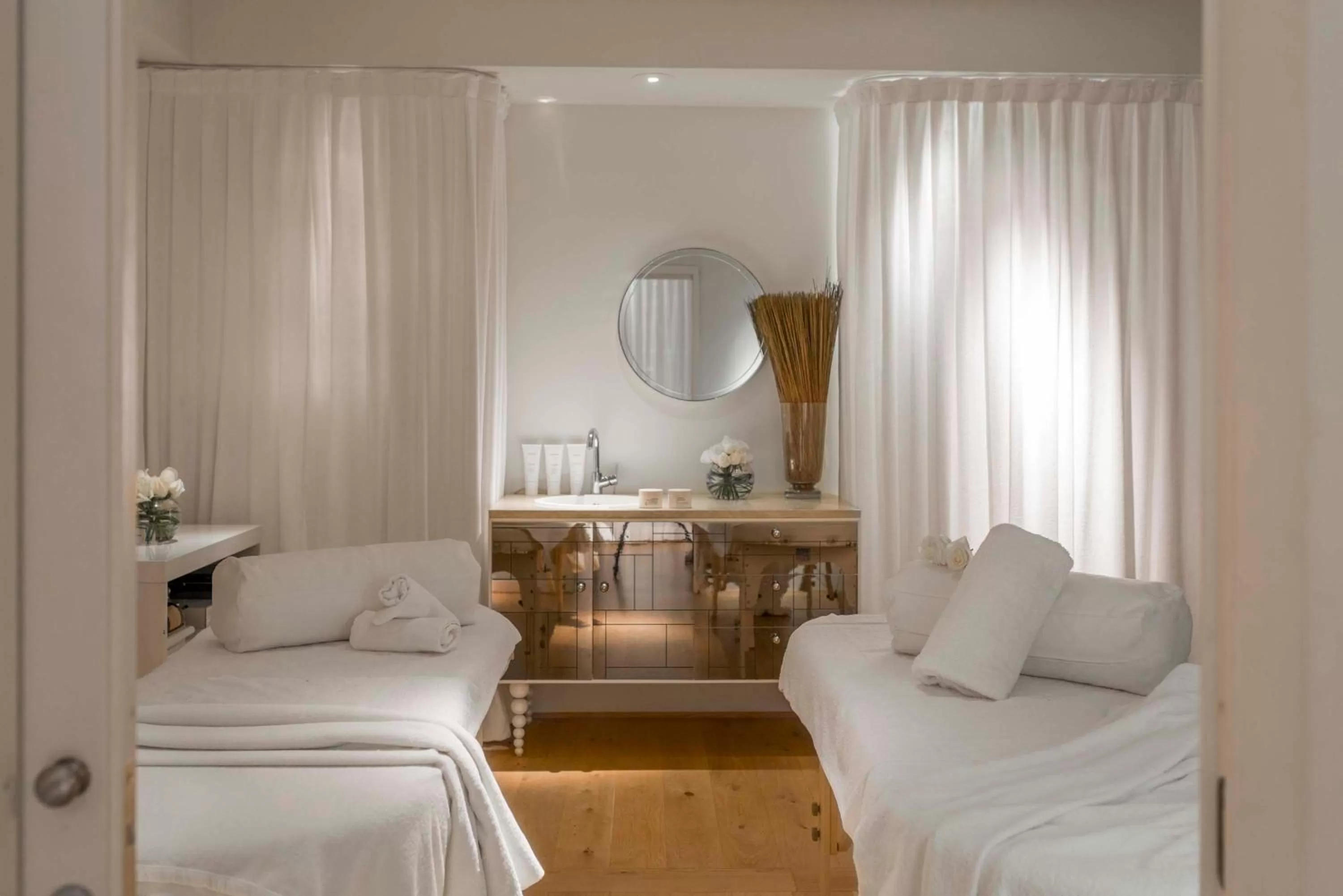 Massage, Bed in Hotel Continentale - Lungarno Collection