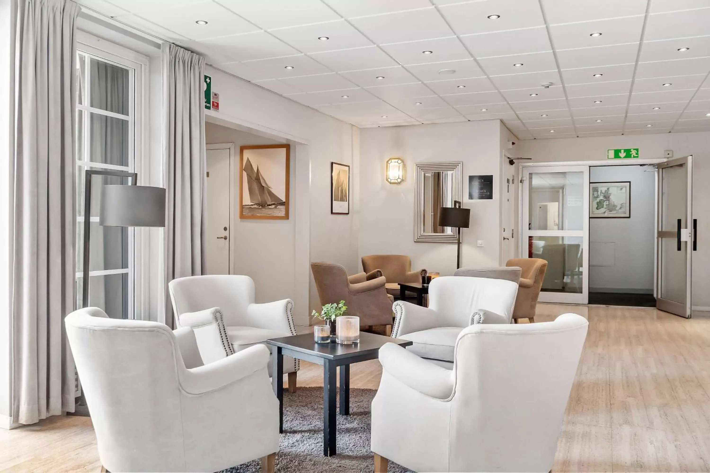 Lobby or reception in Best Western Plus Edward Hotel Lobby or reception in Best Western Plus Edward Hotel