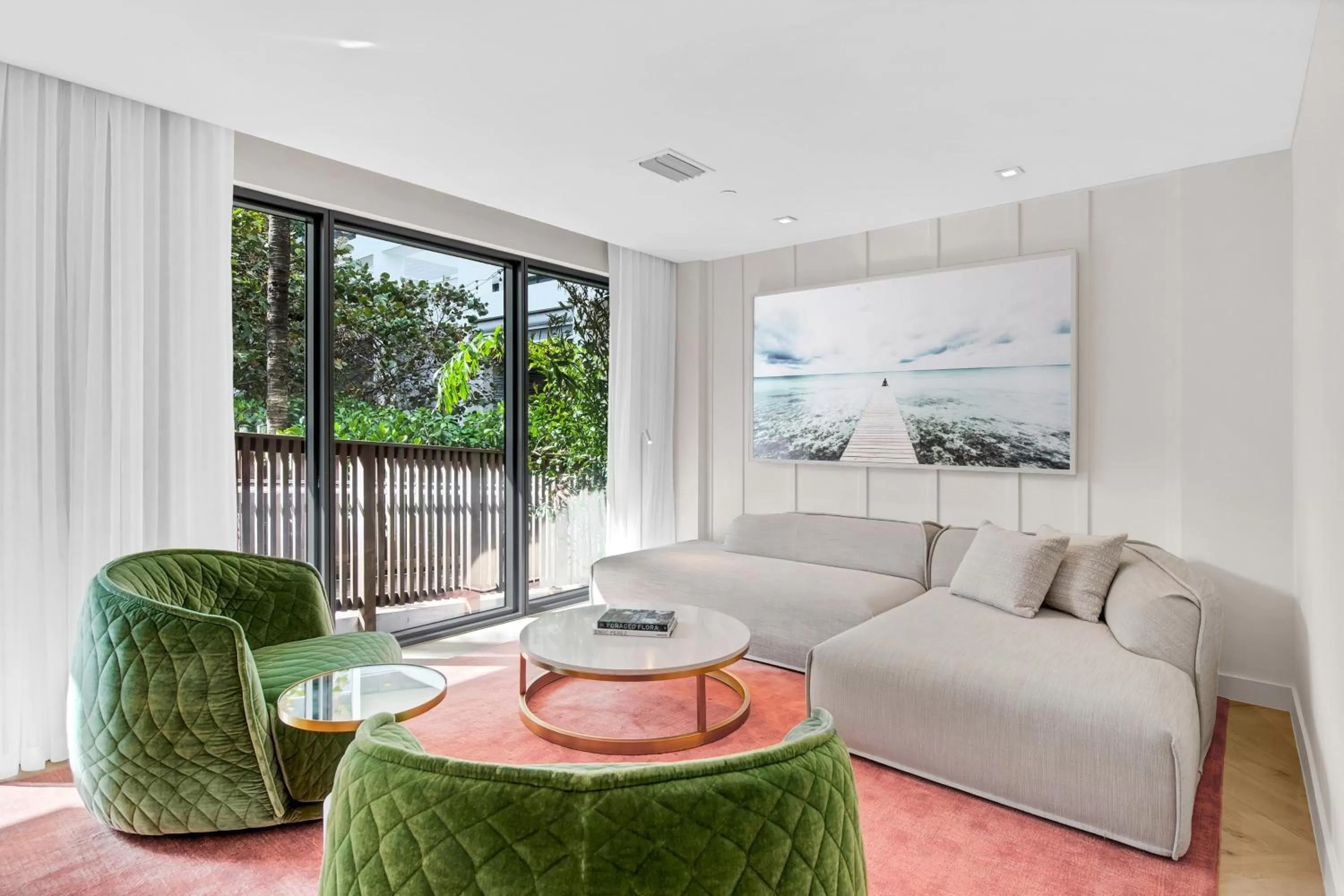 Poolside Bungalow Two-Bedroom Suite/Ground floor, Balcony in W South Beach