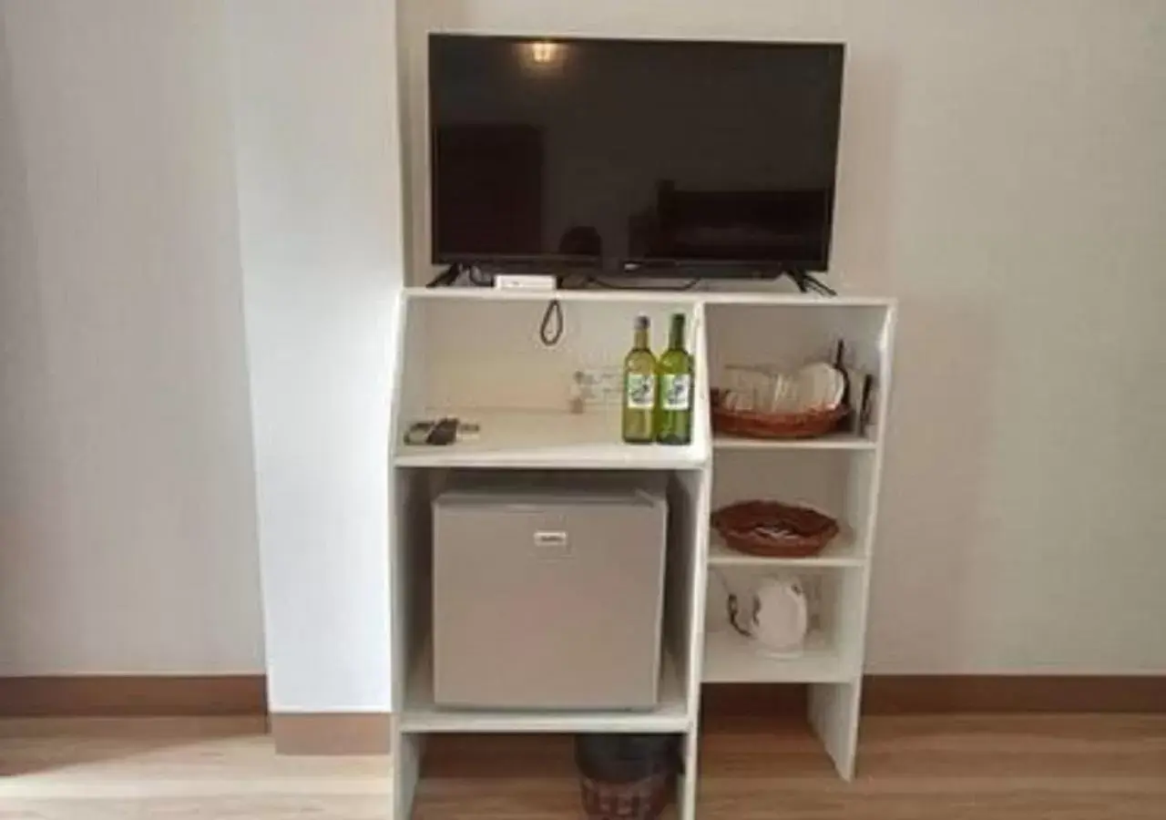 Property building, TV/Entertainment Center in Hotel Renate
