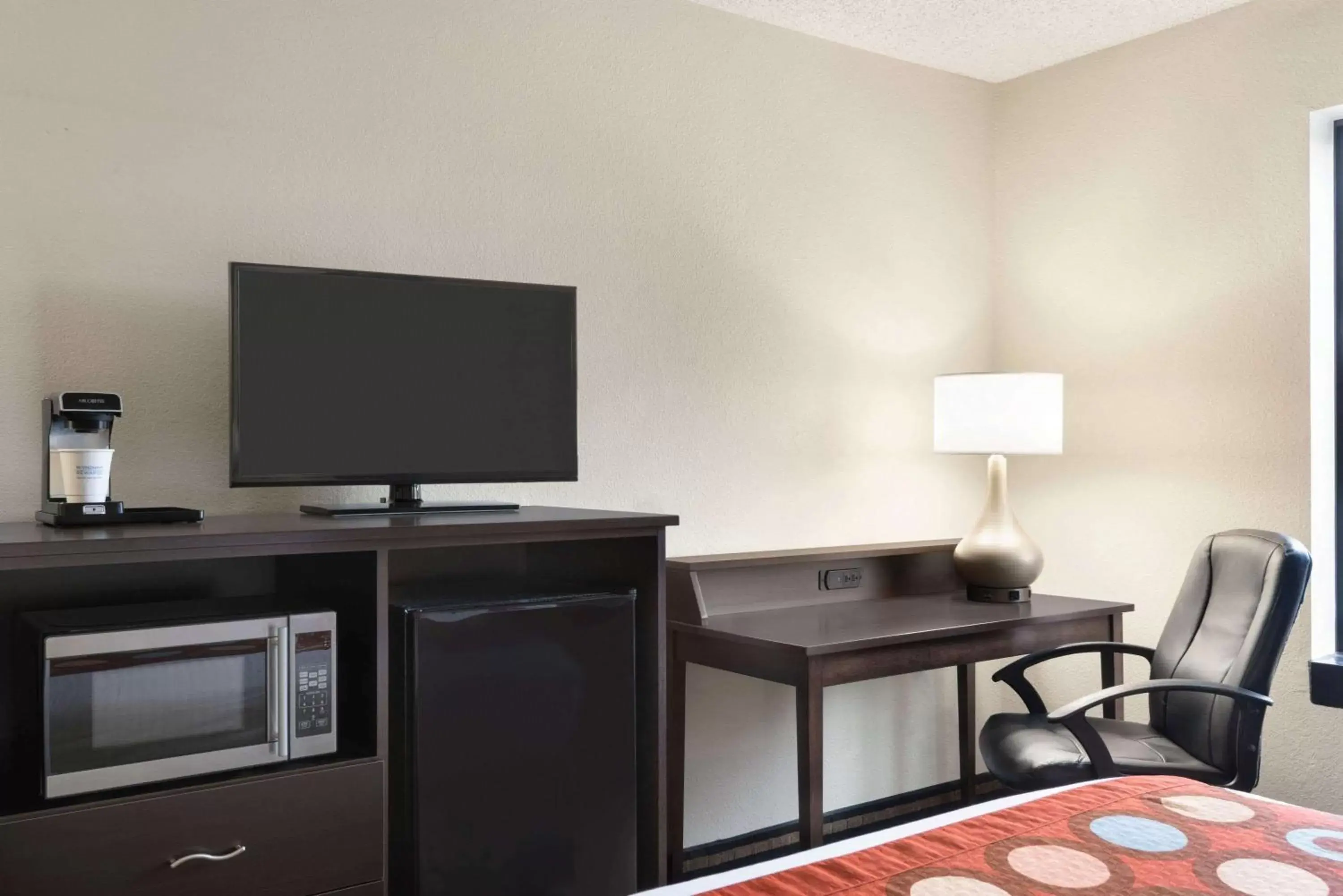 Photo of the whole room, TV/Entertainment Center in Super 8 by Wyndham Wausau