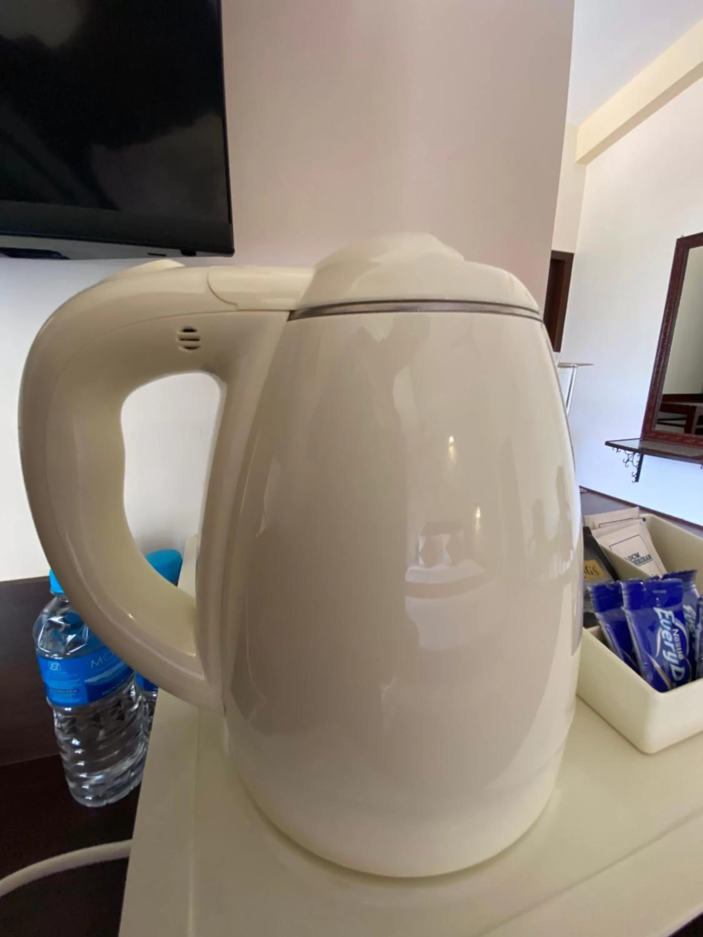 Coffee/tea facilities in Windermere Inn