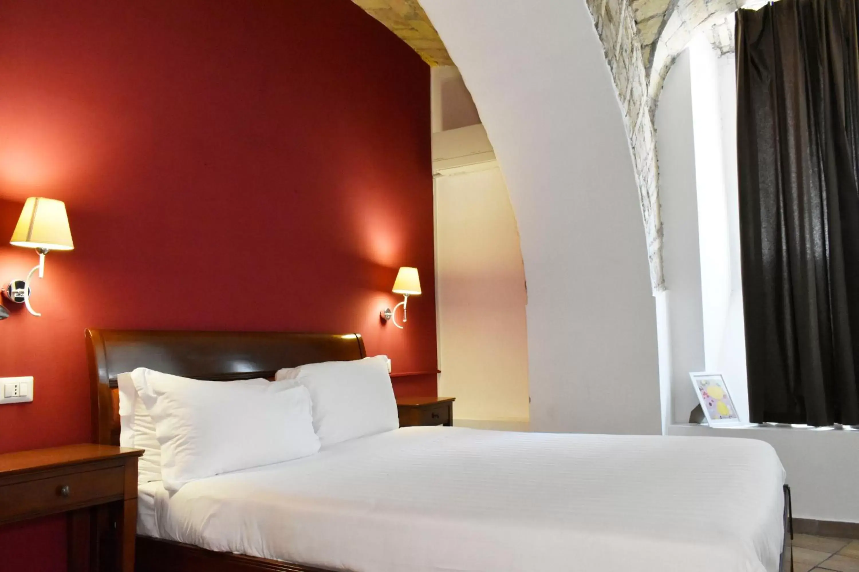 Bedroom, Bed in Roma Resort Colosseum