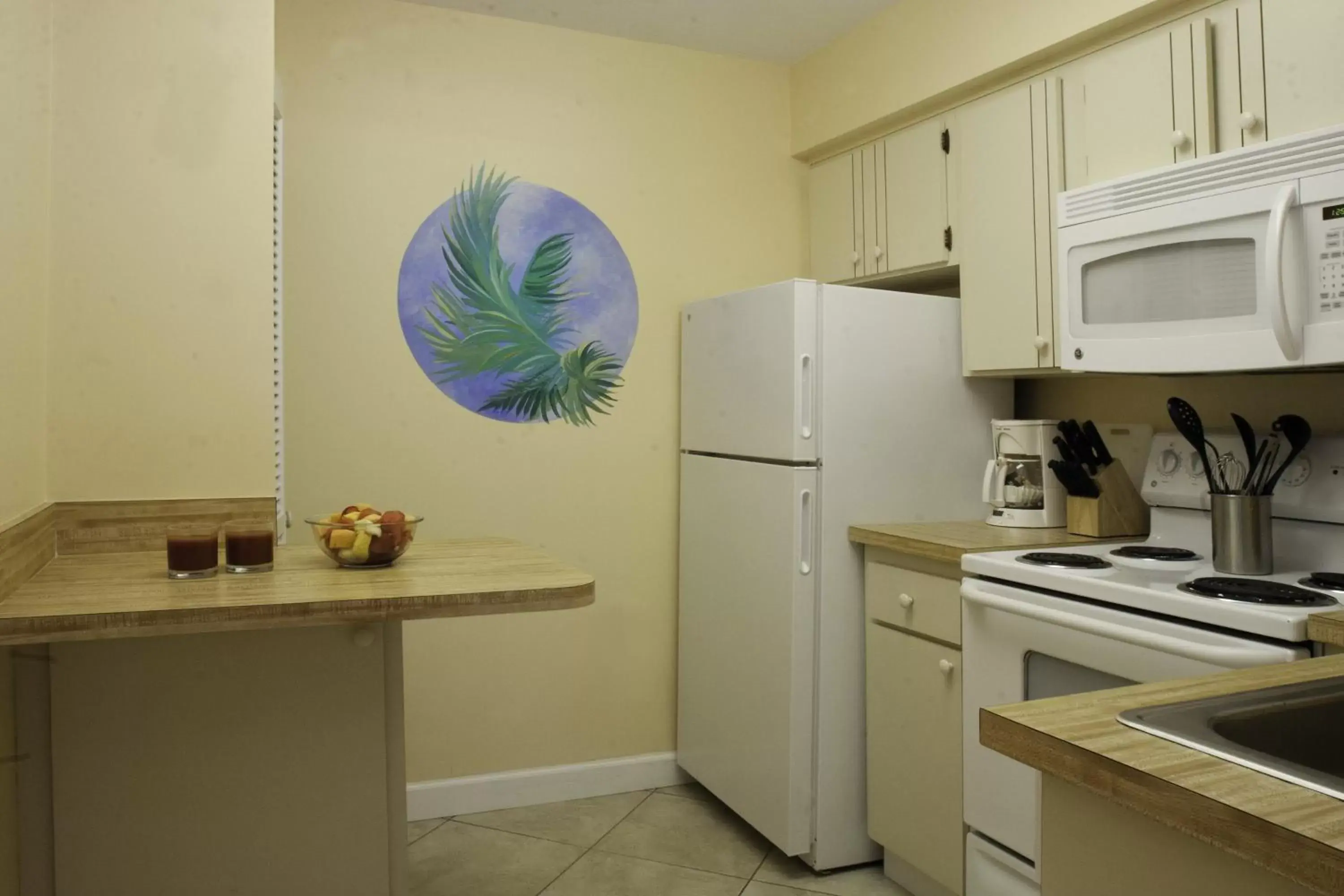 Kitchen/Kitchenette in Sea Club IV Resort