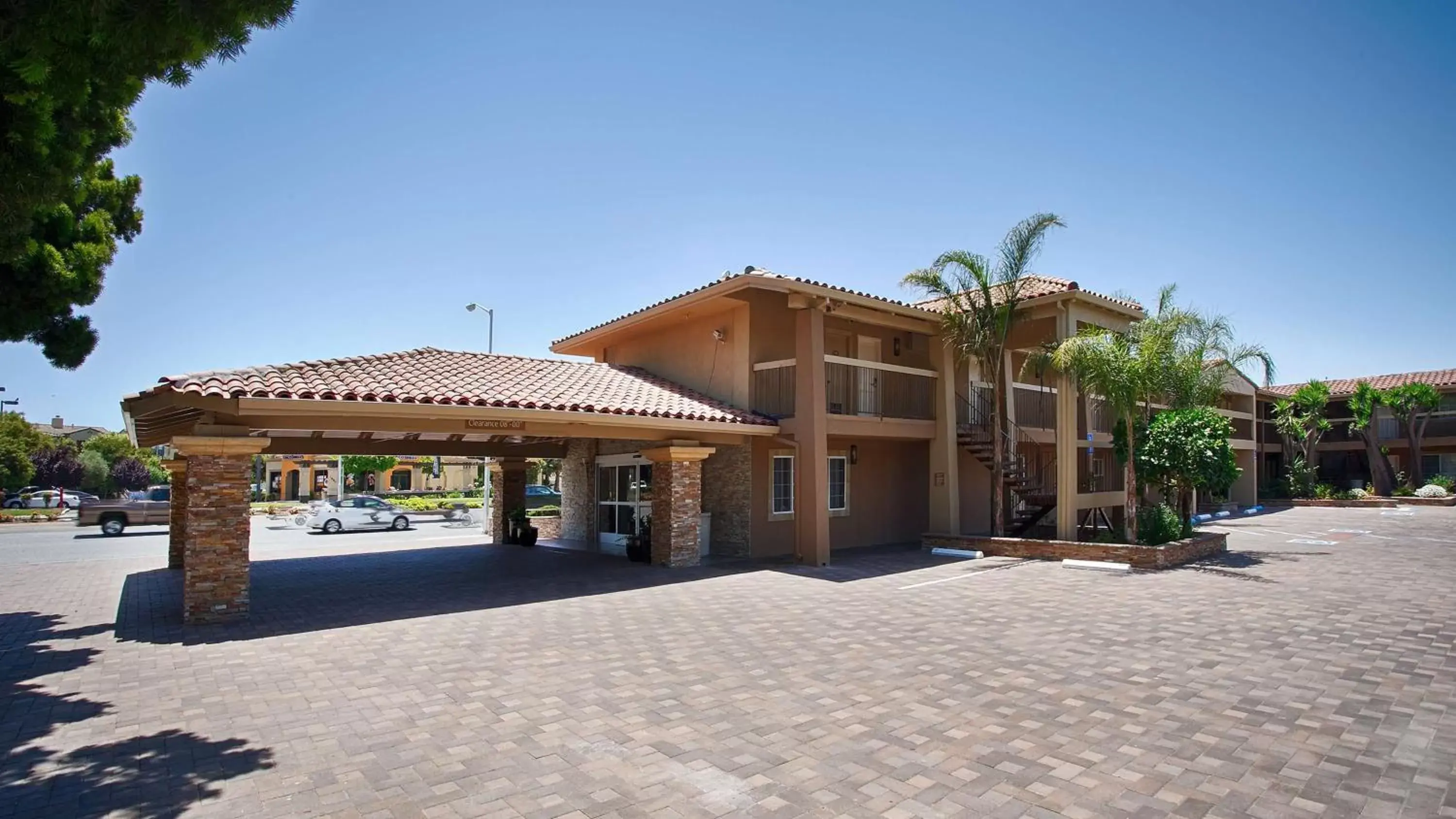 Property Building in Best Western University Inn Santa Clara