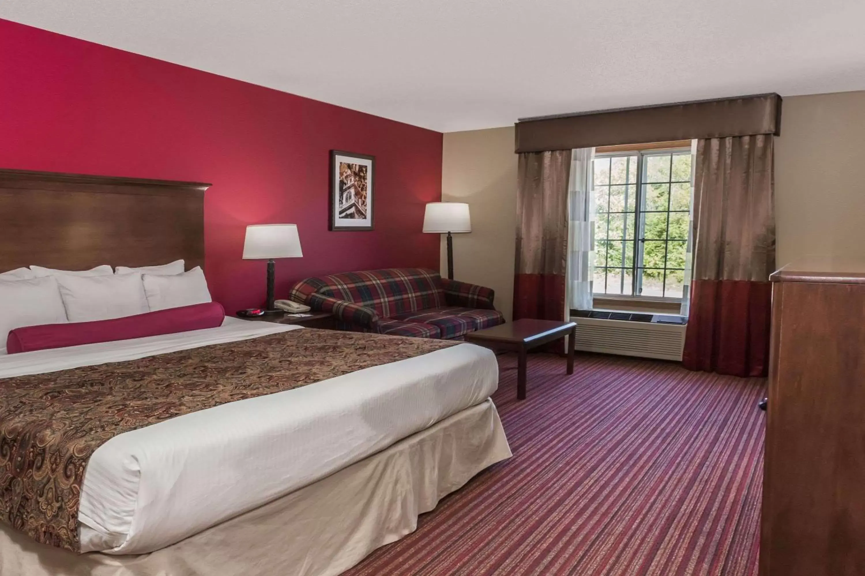 Photo of the whole room, Bed in Baymont by Wyndham Mequon Milwaukee Area