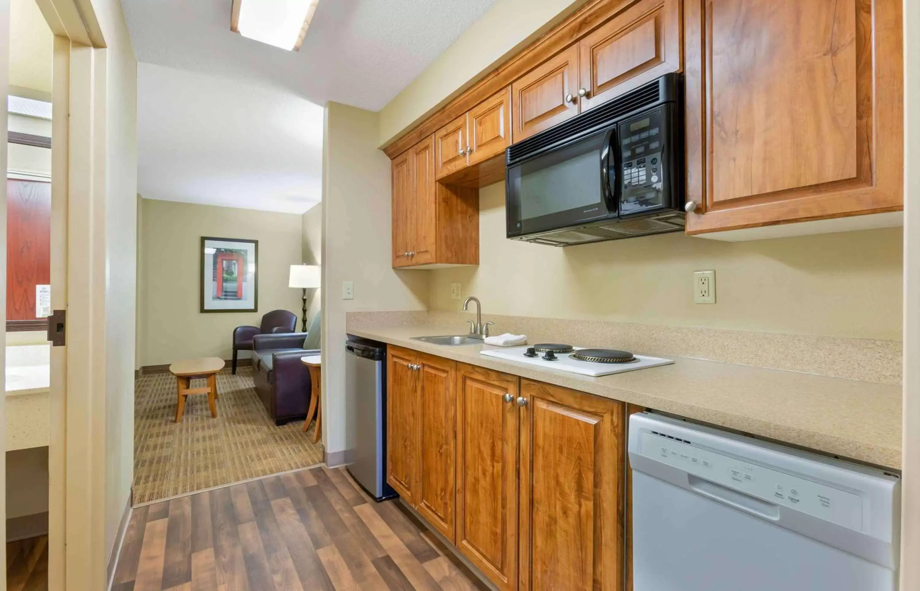 Bedroom, Kitchen/Kitchenette in Extended Stay America Suites - Findlay - Tiffin Avenue