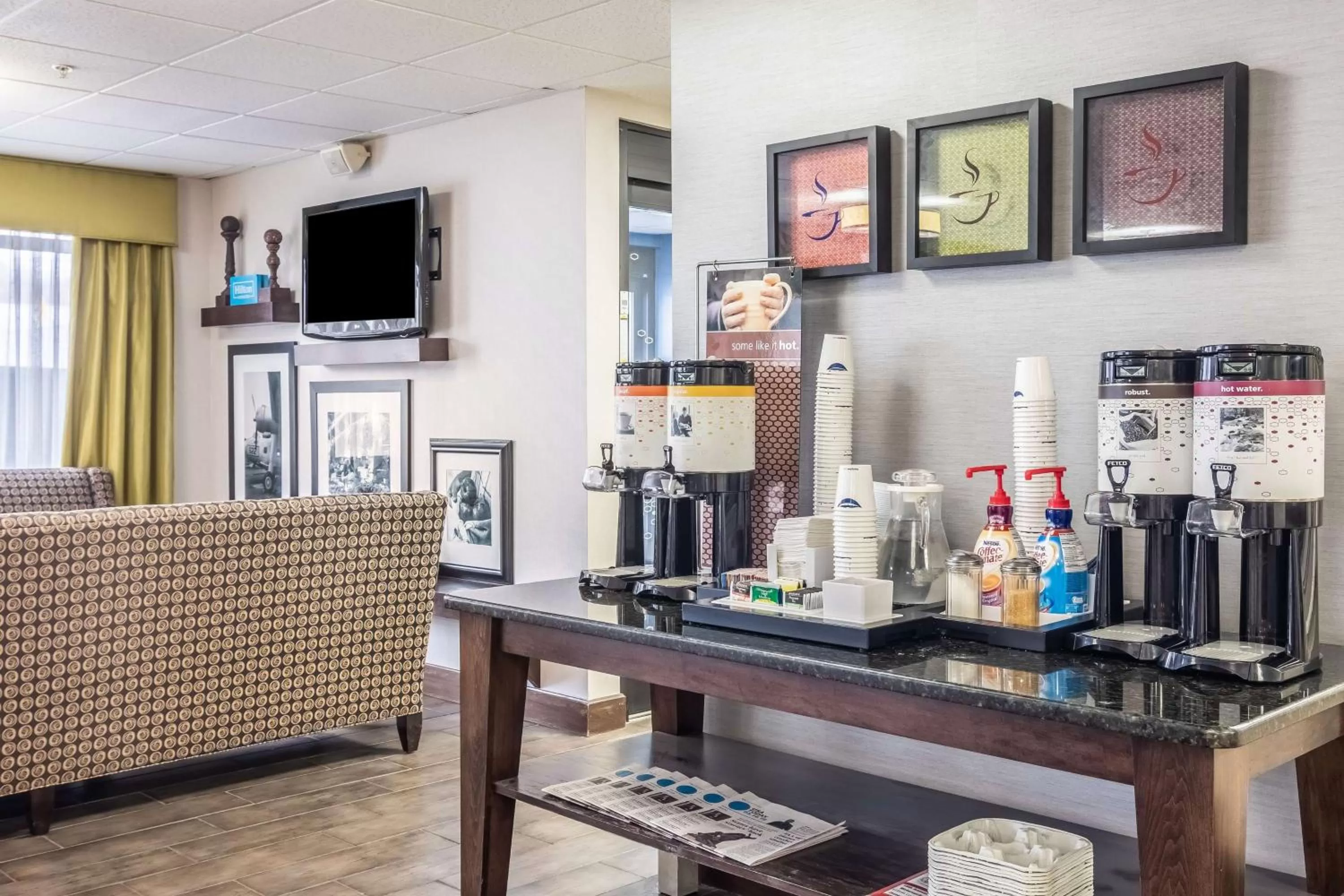 Lobby or reception in Hampton Inn Youngstown-North