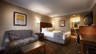 King Room with Bath Tub - Mobility/Communication Assistance - Non-Smoking in Best Western Woodland Hills