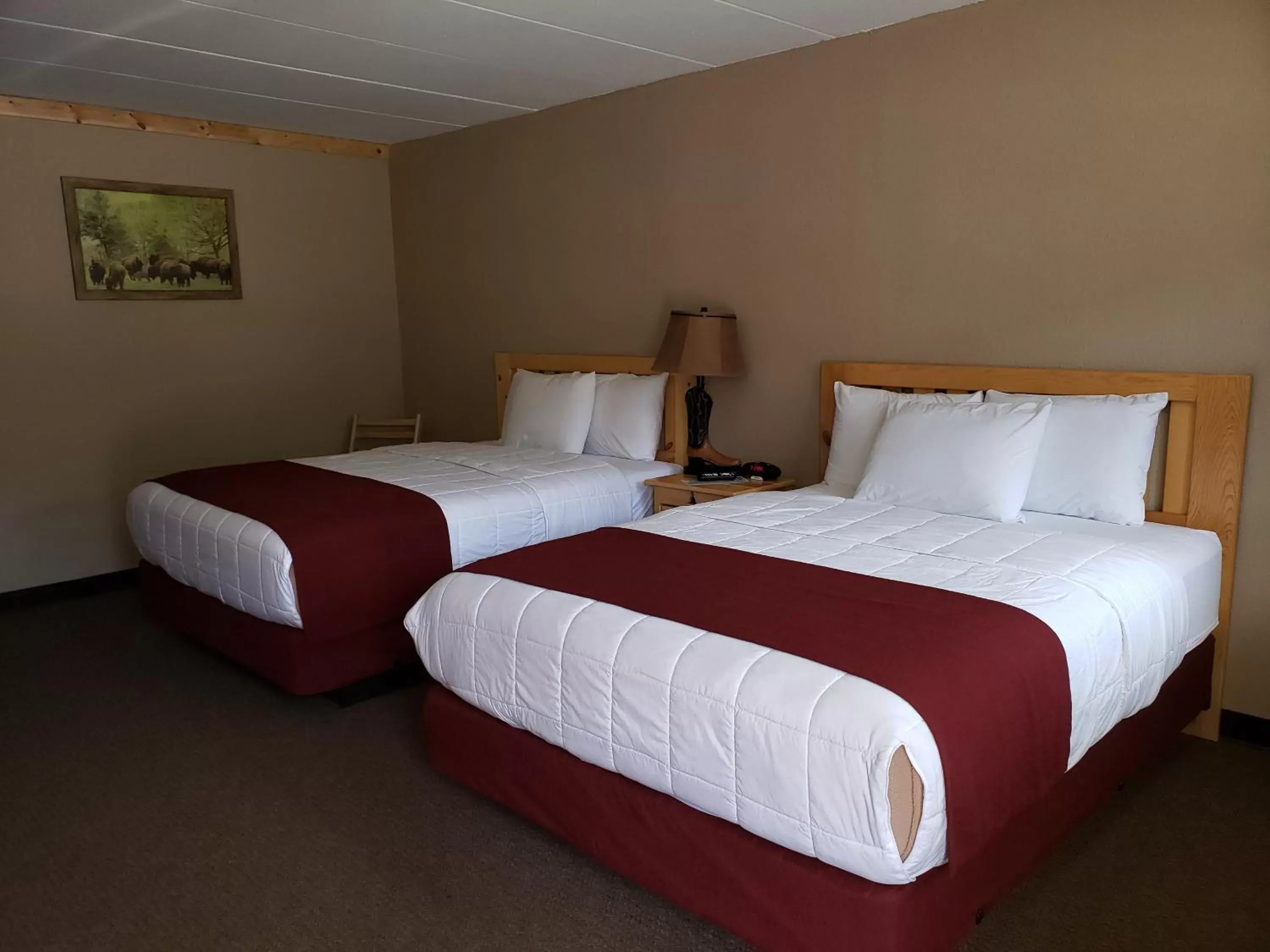 Bedroom, Bed in Woodside Dells Hotel & Suites