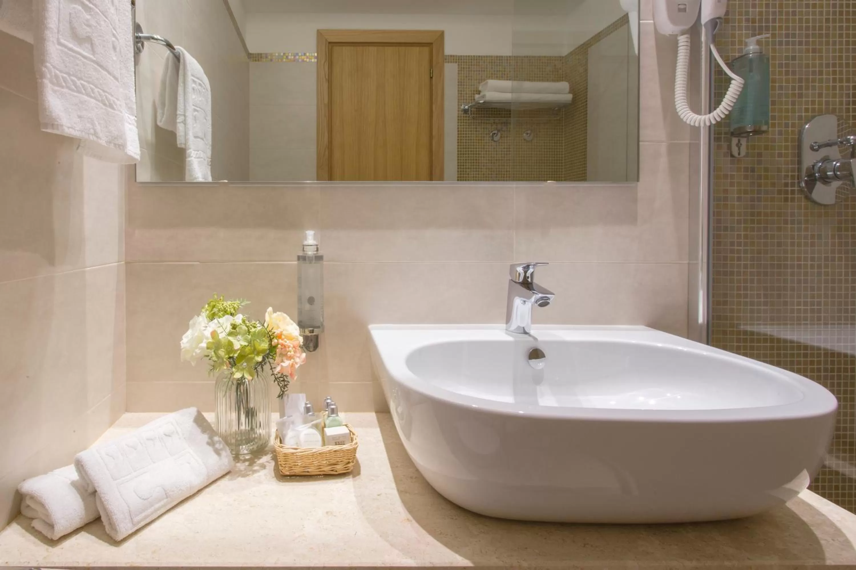 Bathroom in Hotel Dei Pini