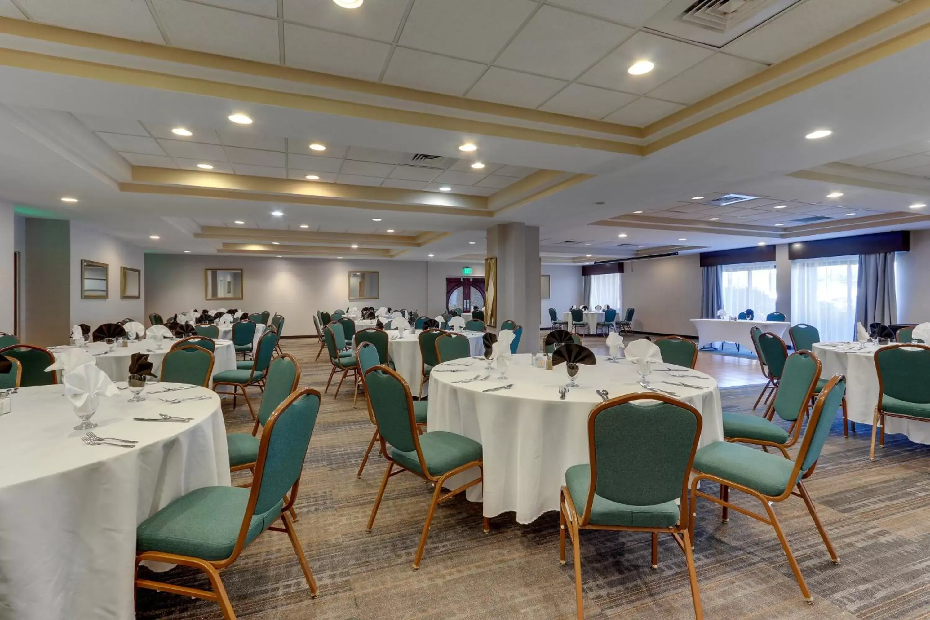 Banquet/Function facilities in Holiday Inn Express Aberdeen-Chesapeake House, an IHG Hotel
