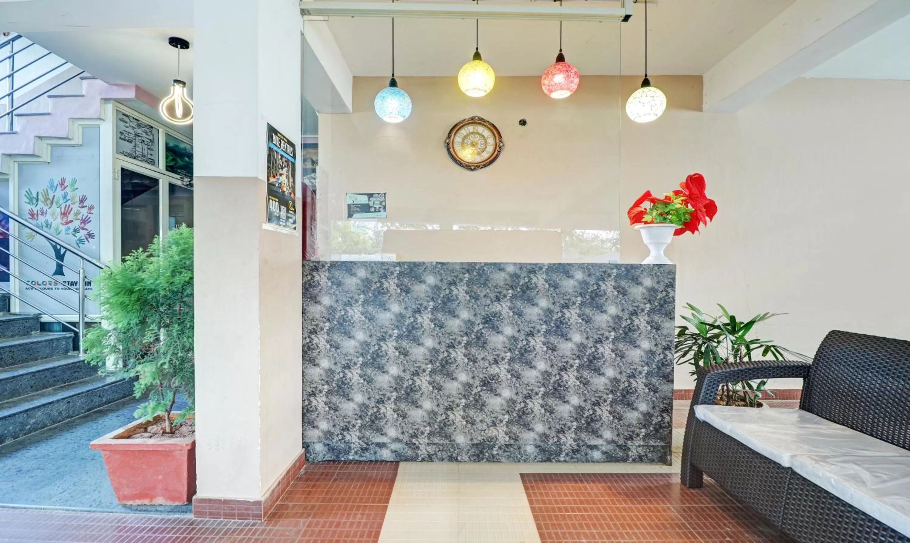 Lobby/Reception in Itsy By Treebo - Colors Stay