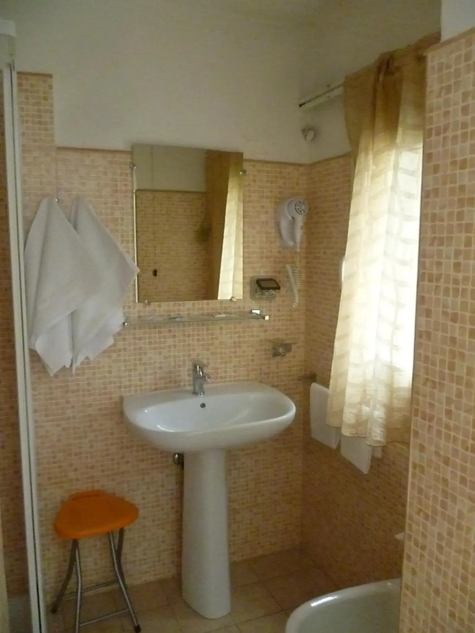 Bathroom in Hotel Pensione Romeo