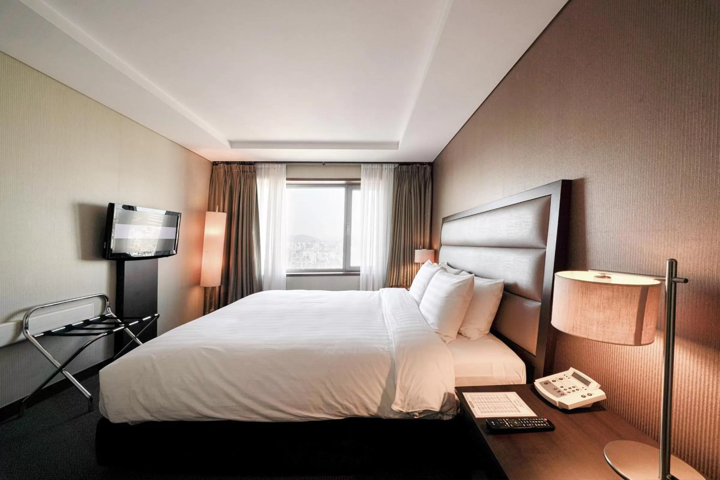 Bed in Best Western Premier Gangnam Hotel