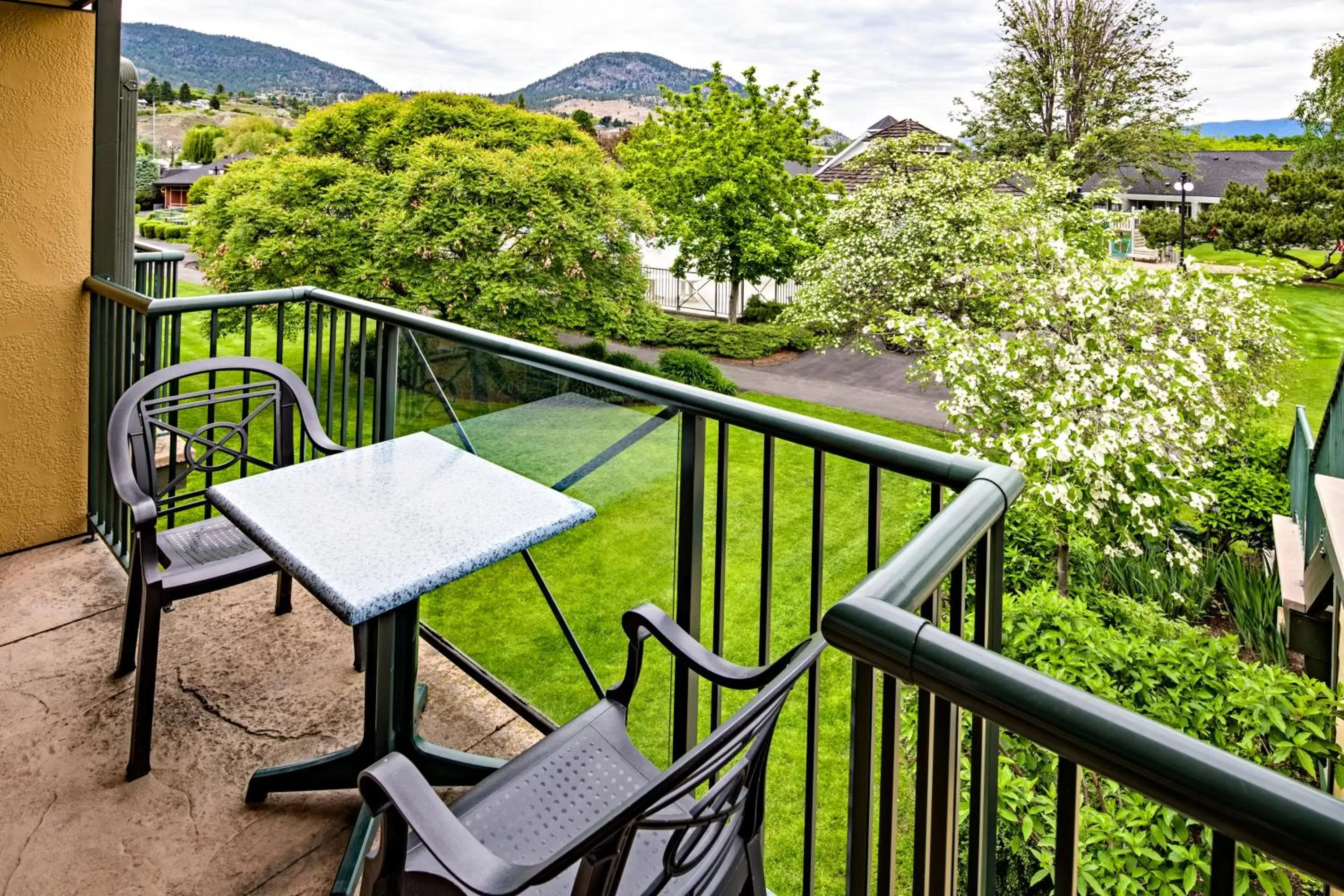 Balcony/Terrace in Ramada by Wyndham Penticton Hotel & Suites