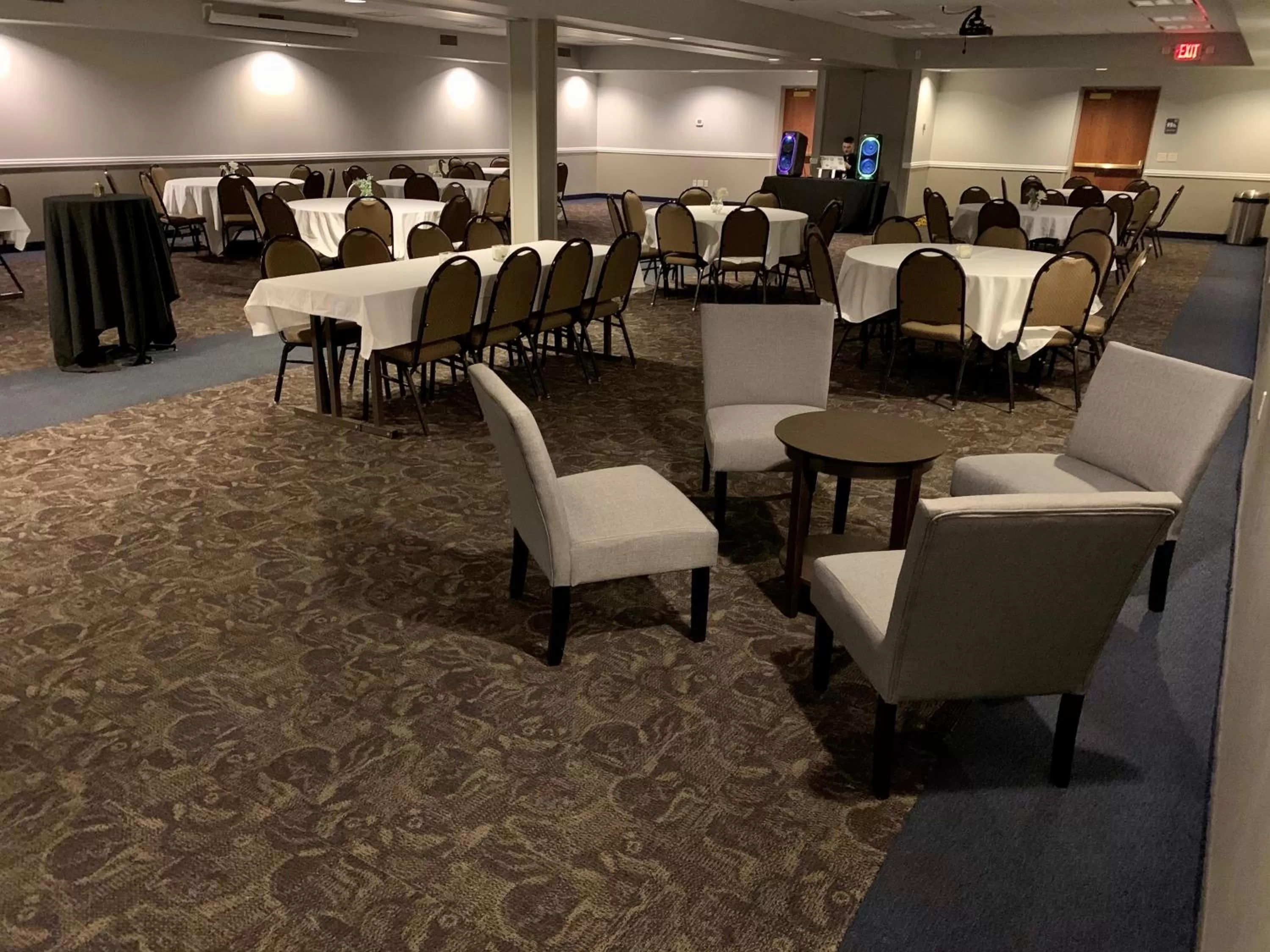 Banquet/Function facilities in AmericInn by Wyndham Mankato Event Center near MSU