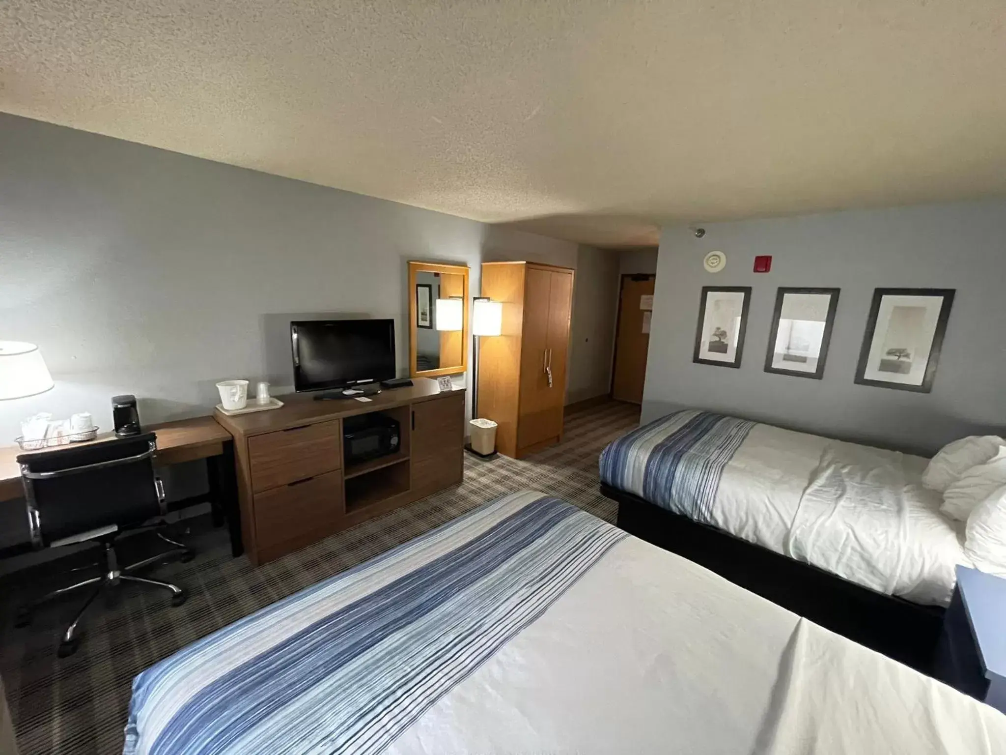 Photo of the whole room, Bed in AmericInn by Wyndham Sayre
