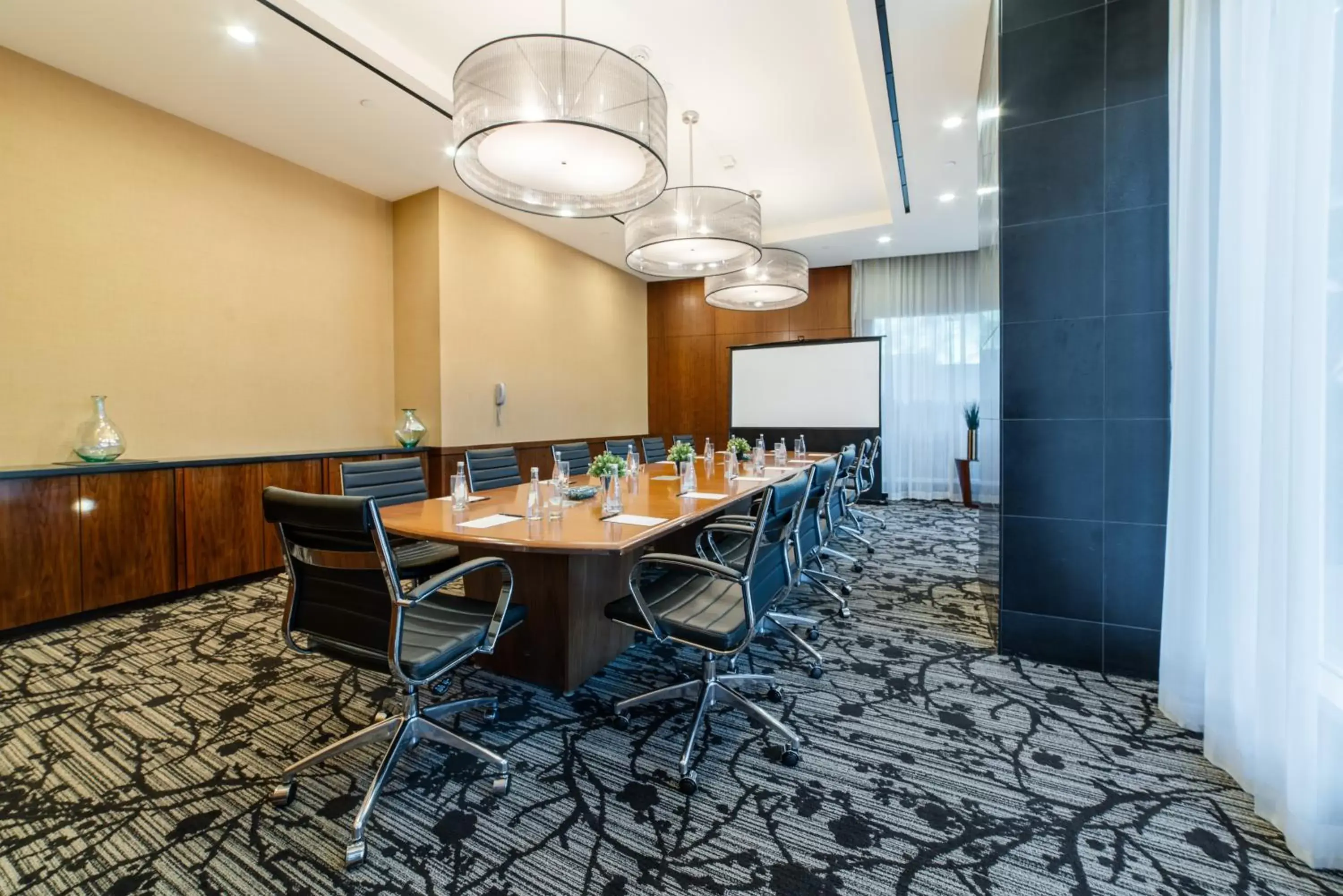 Meeting/conference room in Miyako Hybrid Hotel Torrance