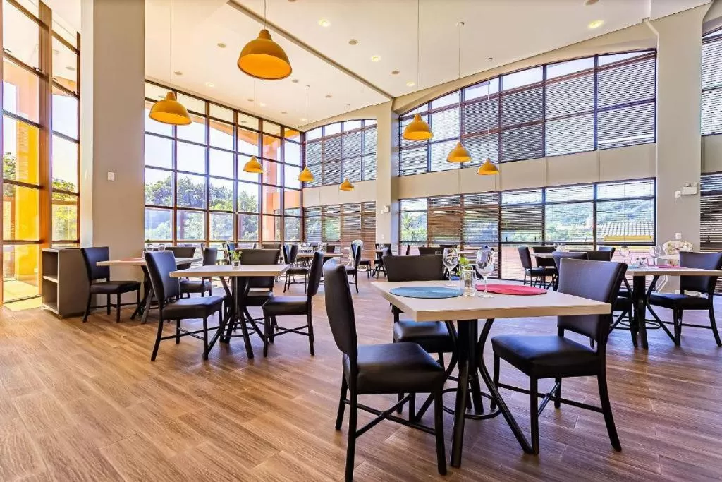 Restaurant/places to eat in Jurerê Beach Village - Studio Vista Mar