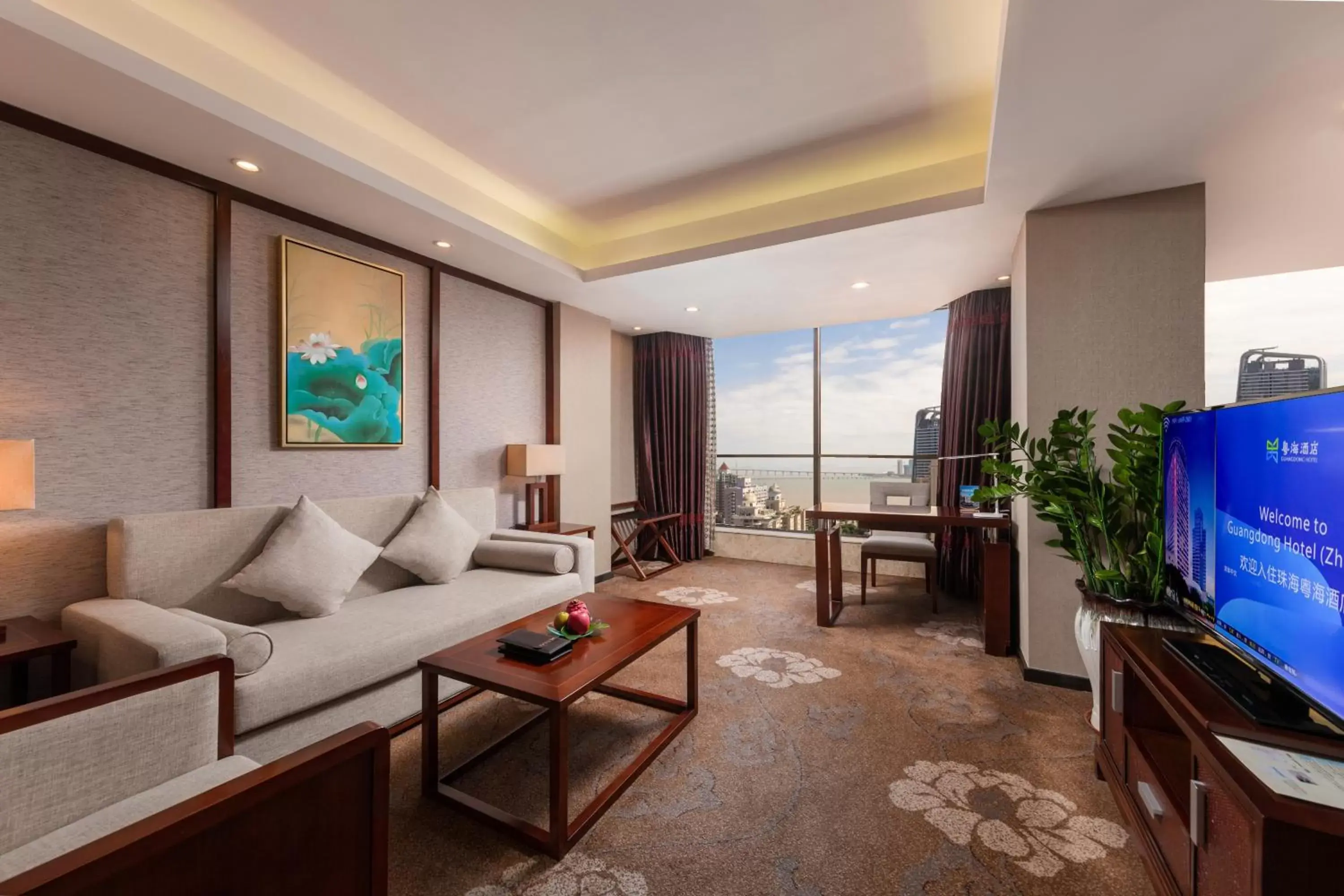 Living room, Seating Area in Guangdong Hotel (Zhuhai)