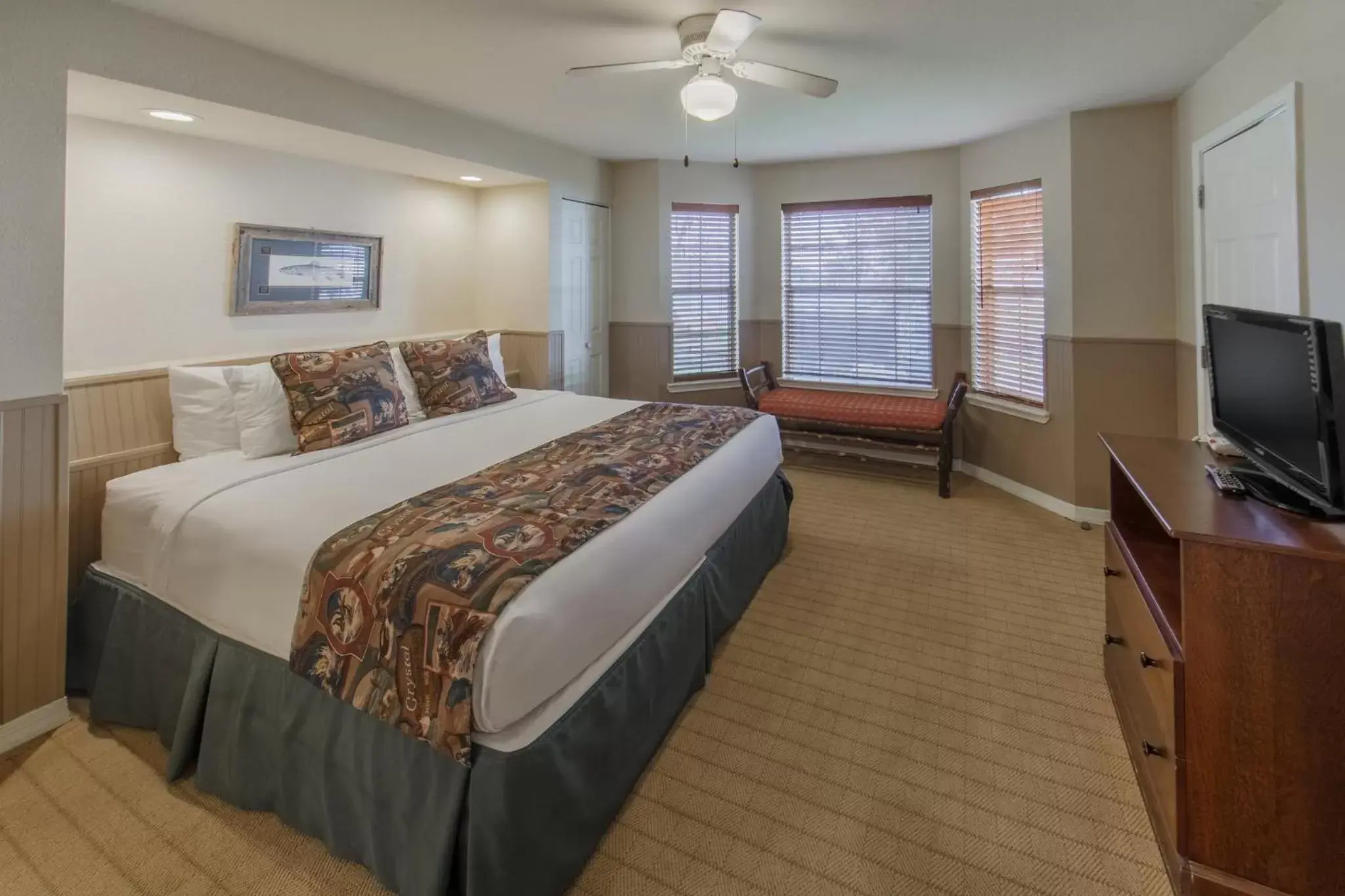 Photo of the whole room in Holiday Inn Club Vacations Villages Resort at Lake Palestine Photo of the whole room in Holiday Inn Club Vacations Villages Resort at Lake Palestine