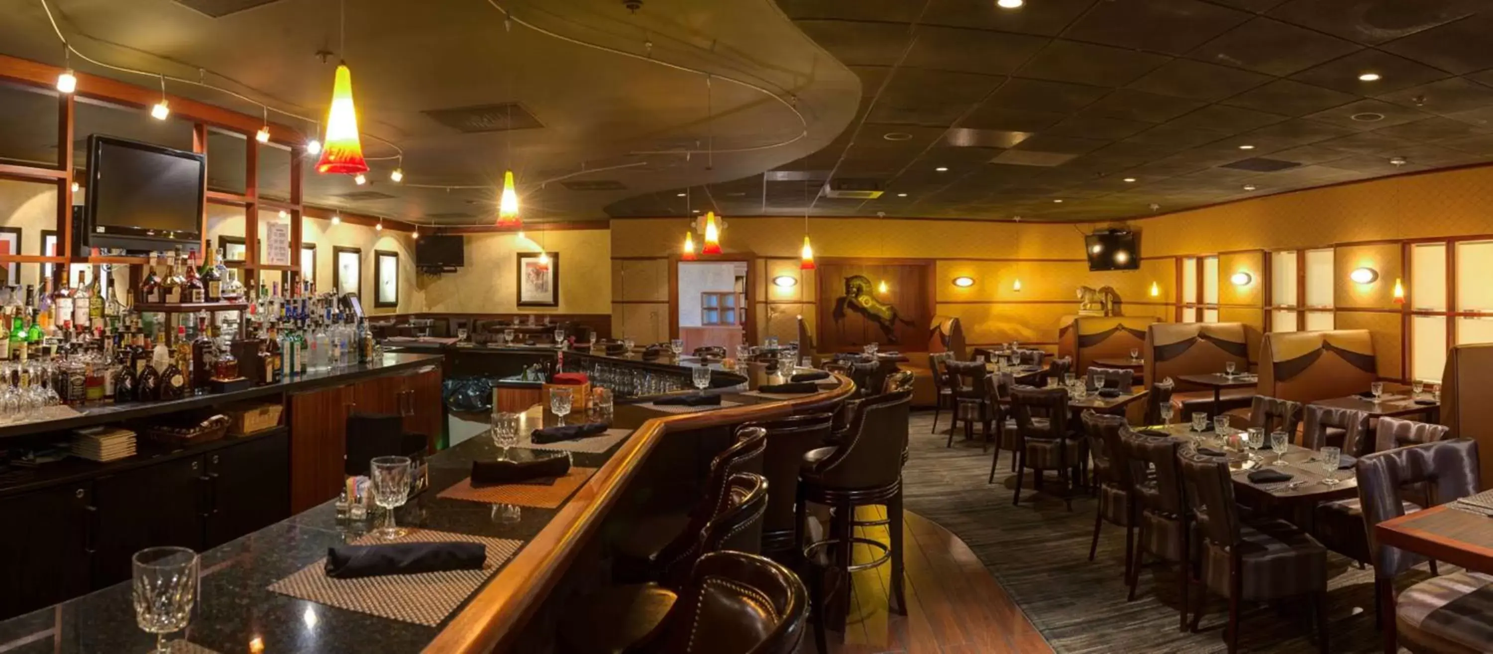 Lounge or bar, Restaurant/Places to Eat in Hilton Akron/Fairlawn