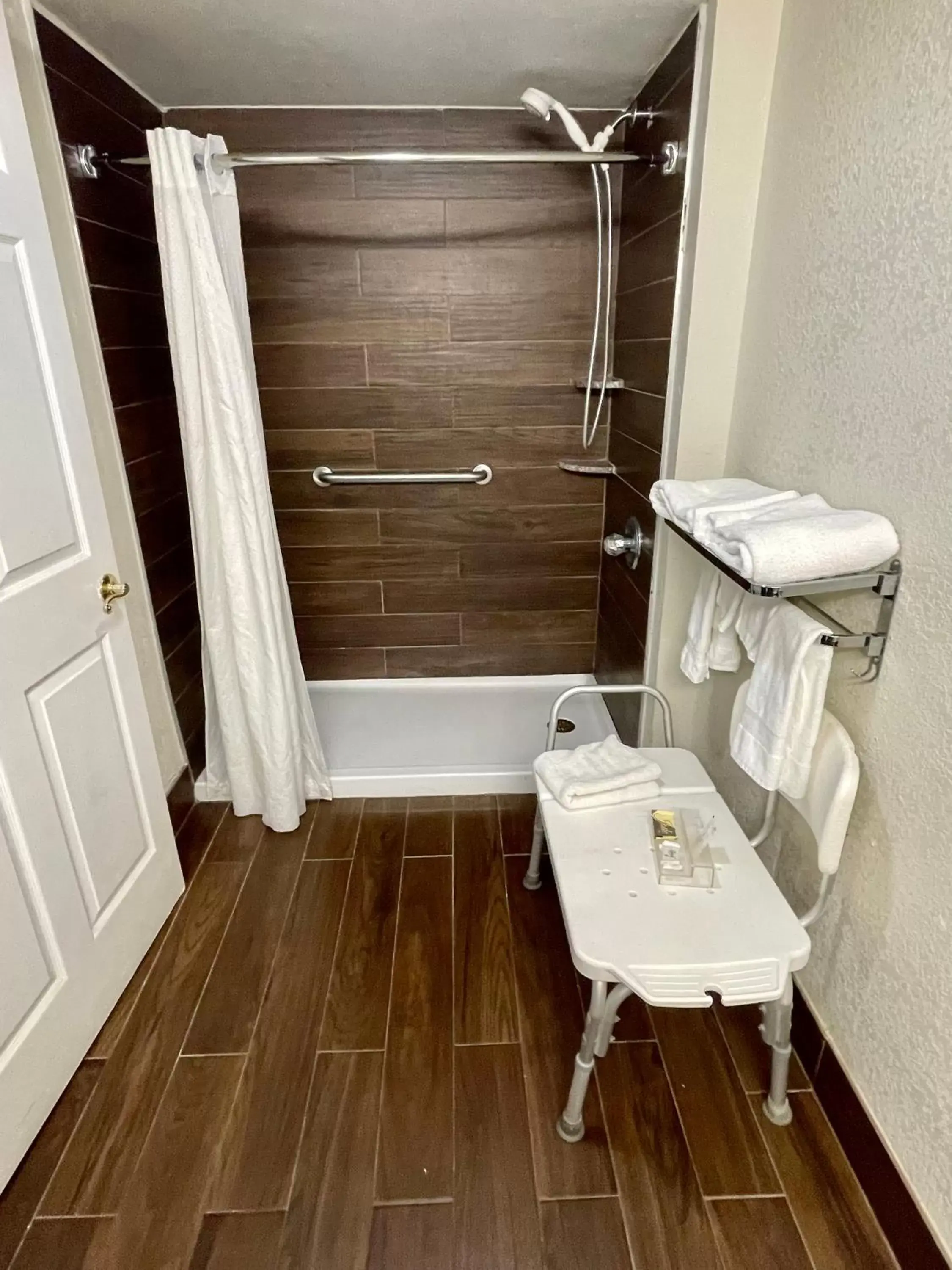 Shower, Bathroom in Key West Inn - Roanoke