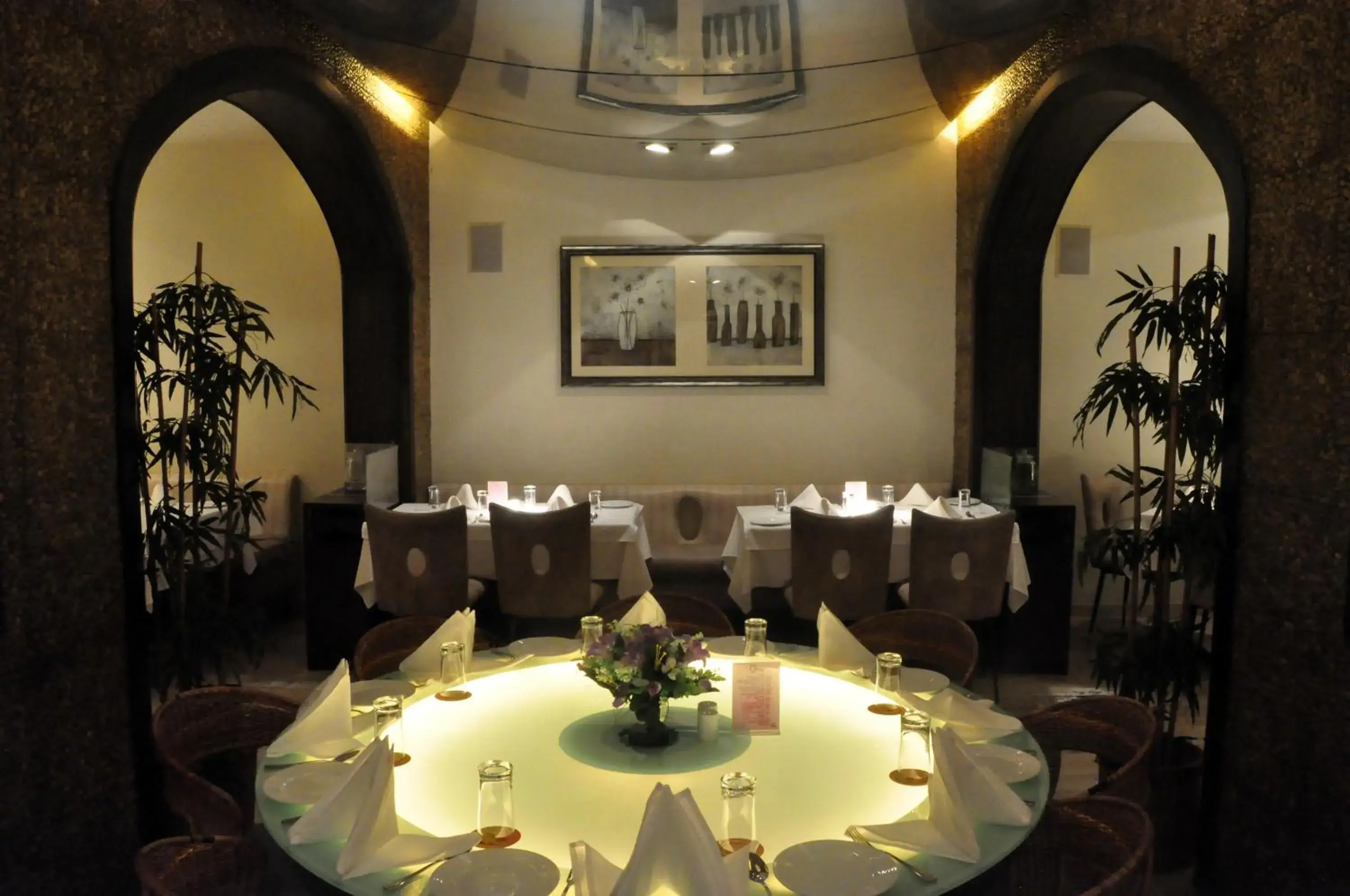 Restaurant/places to eat in Abbott Hotel Restaurant/places to eat in Abbott Hotel