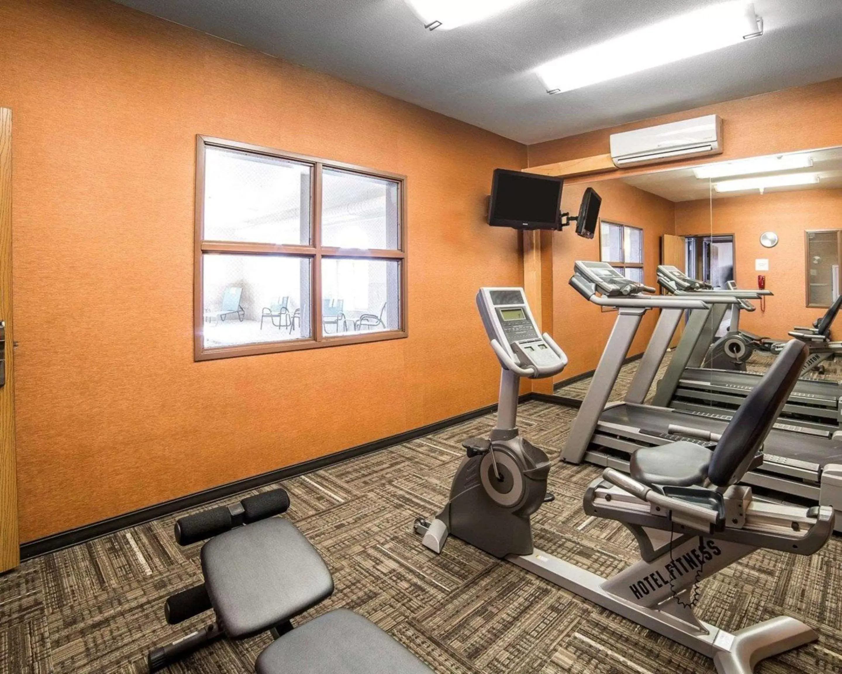 Activities, Fitness Center/Facilities in Comfort Inn Evansville-Casper
