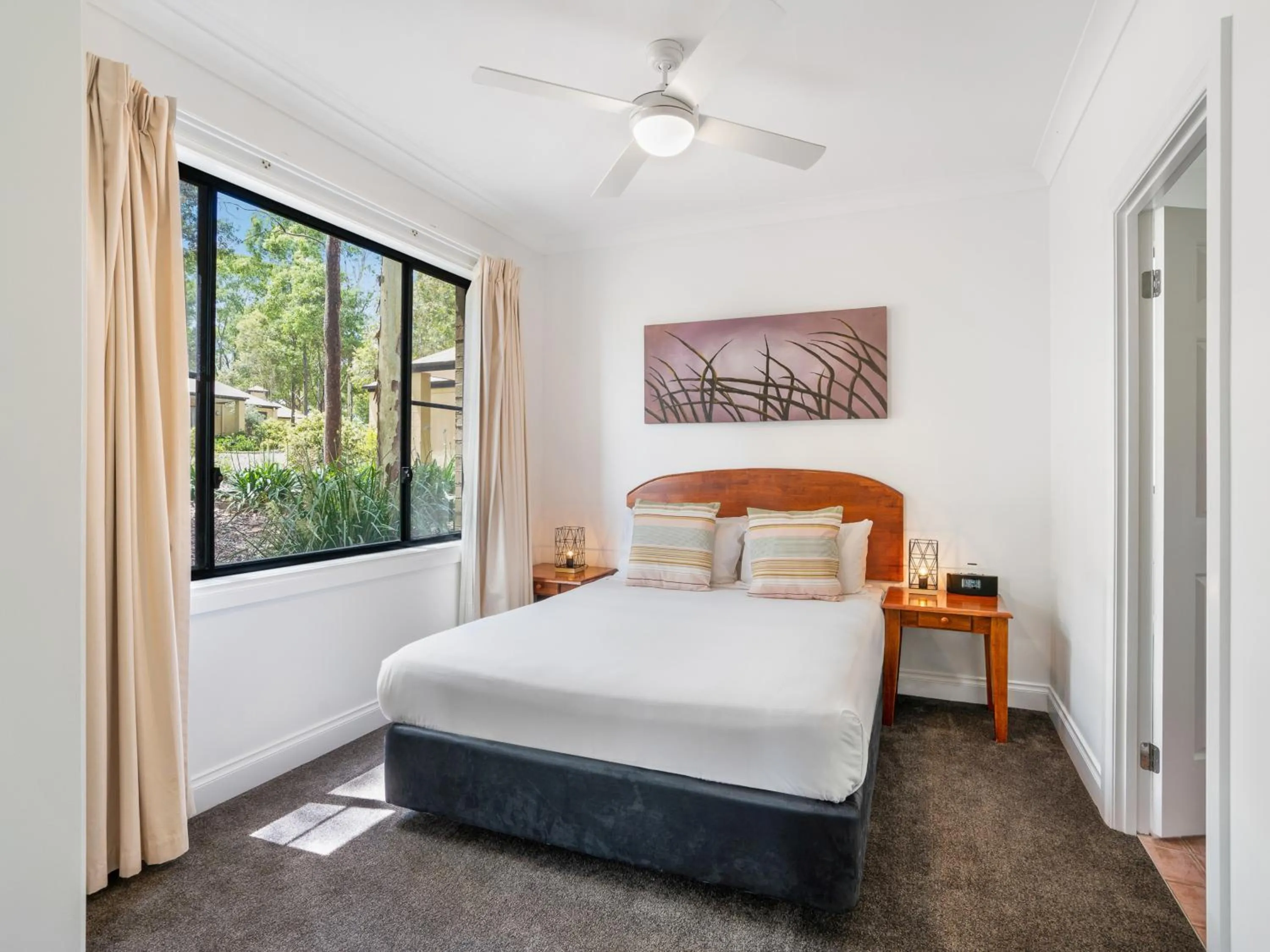 Bedroom, Bed in Leisure Inn Pokolbin Hill