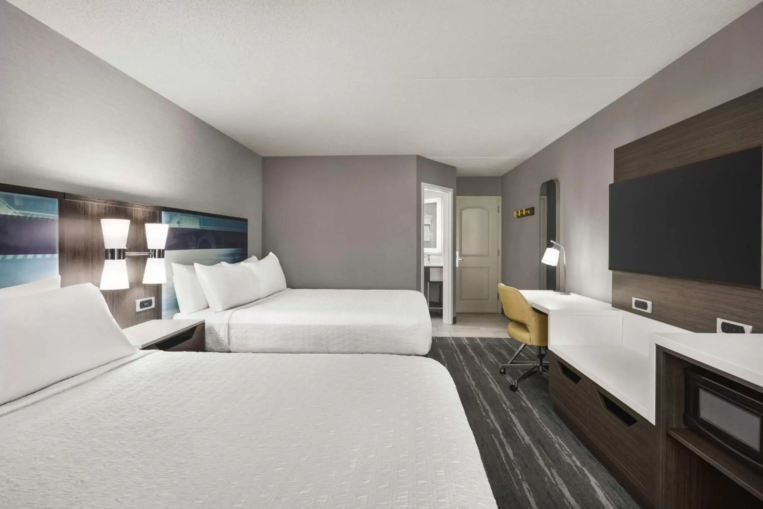 Bedroom, Bed in Hampton Inn Chicago-O'Hare International Airport