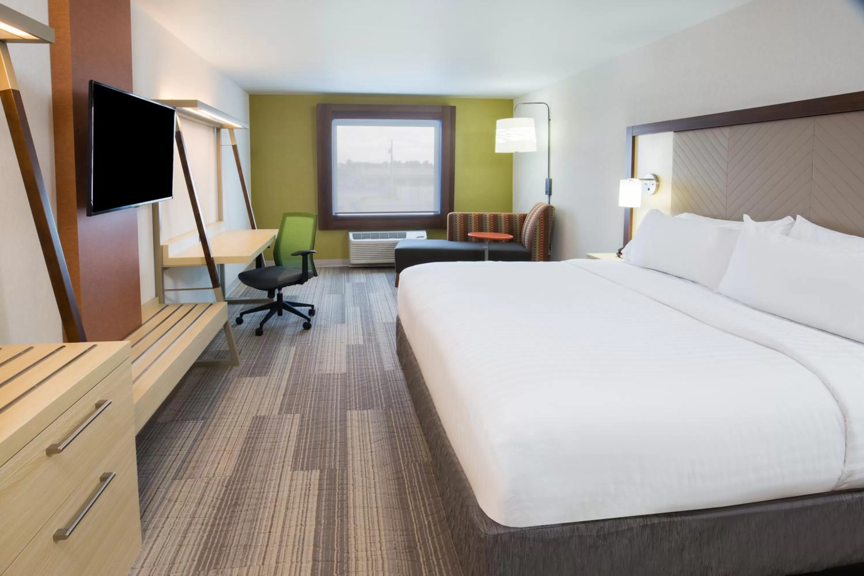 Holiday Inn Express & Suites Pahrump by IHG