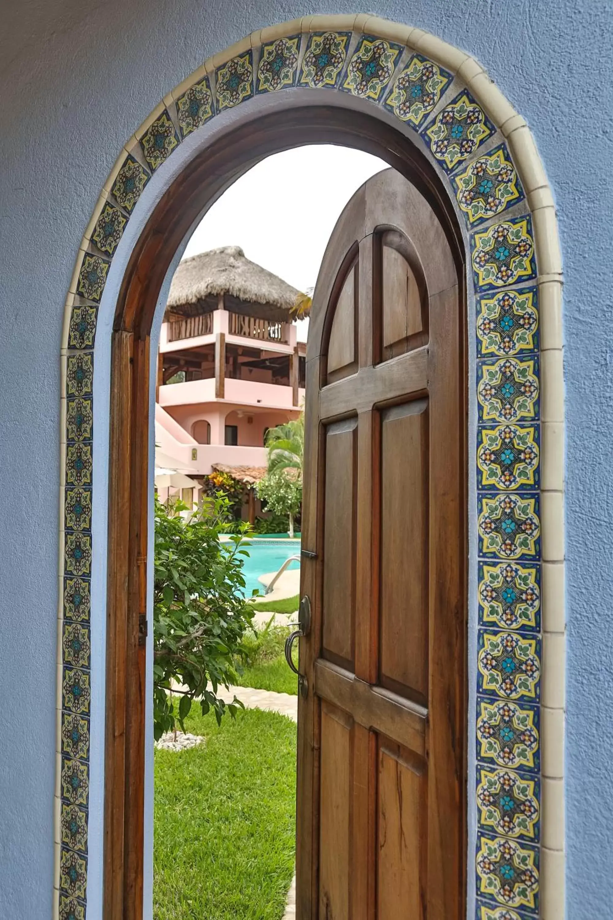 Facade/entrance, Pool View in Hotel Casamar Suites