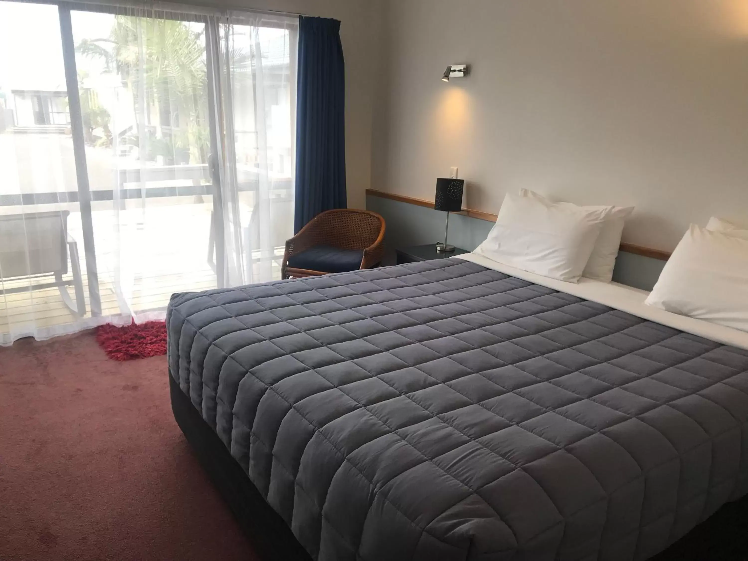 Bed in Aotearoa Lodge